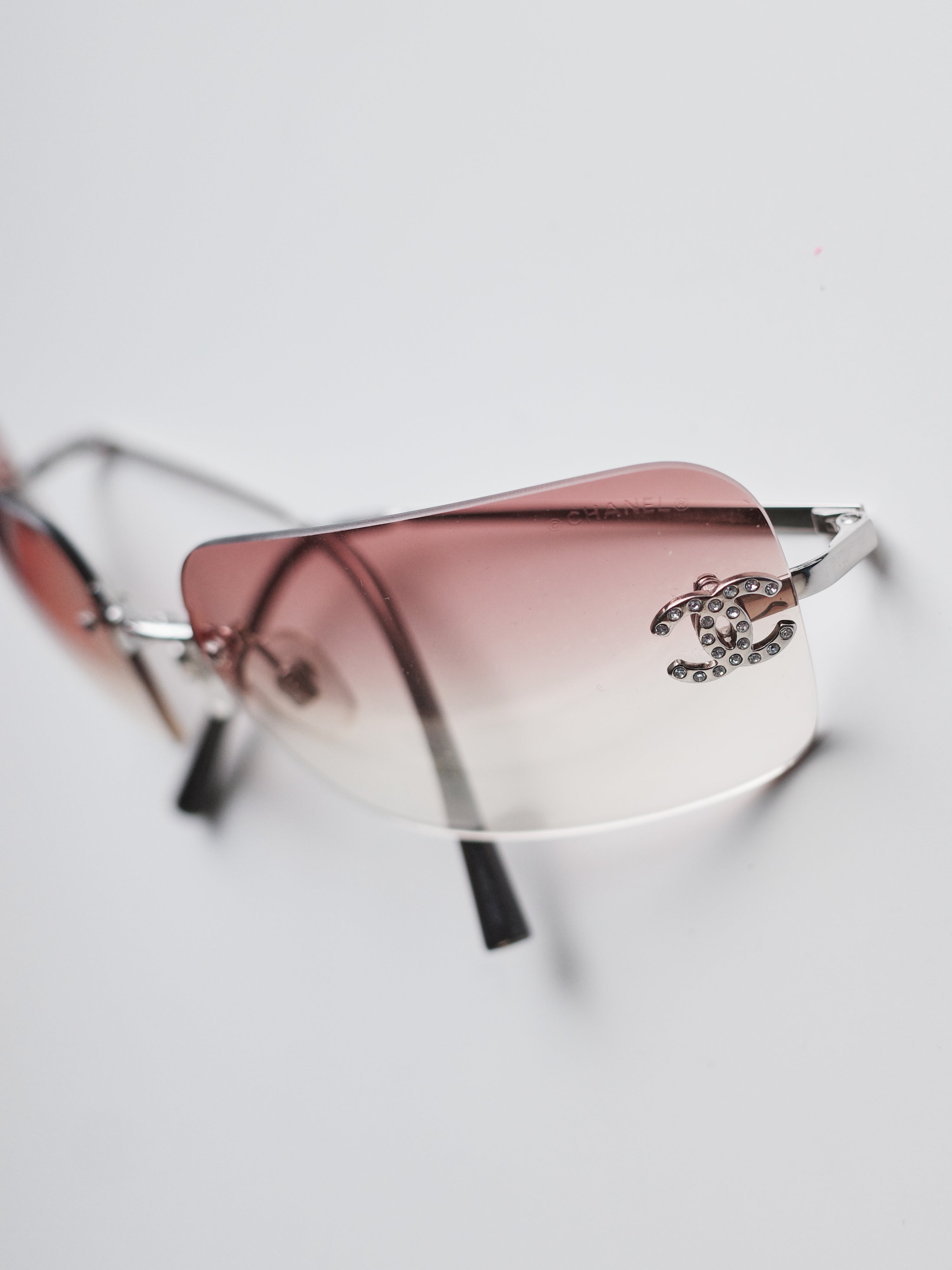 Chanel Y2K Gradient Rimless Crystal Logo Sunglasses – METAL 金
