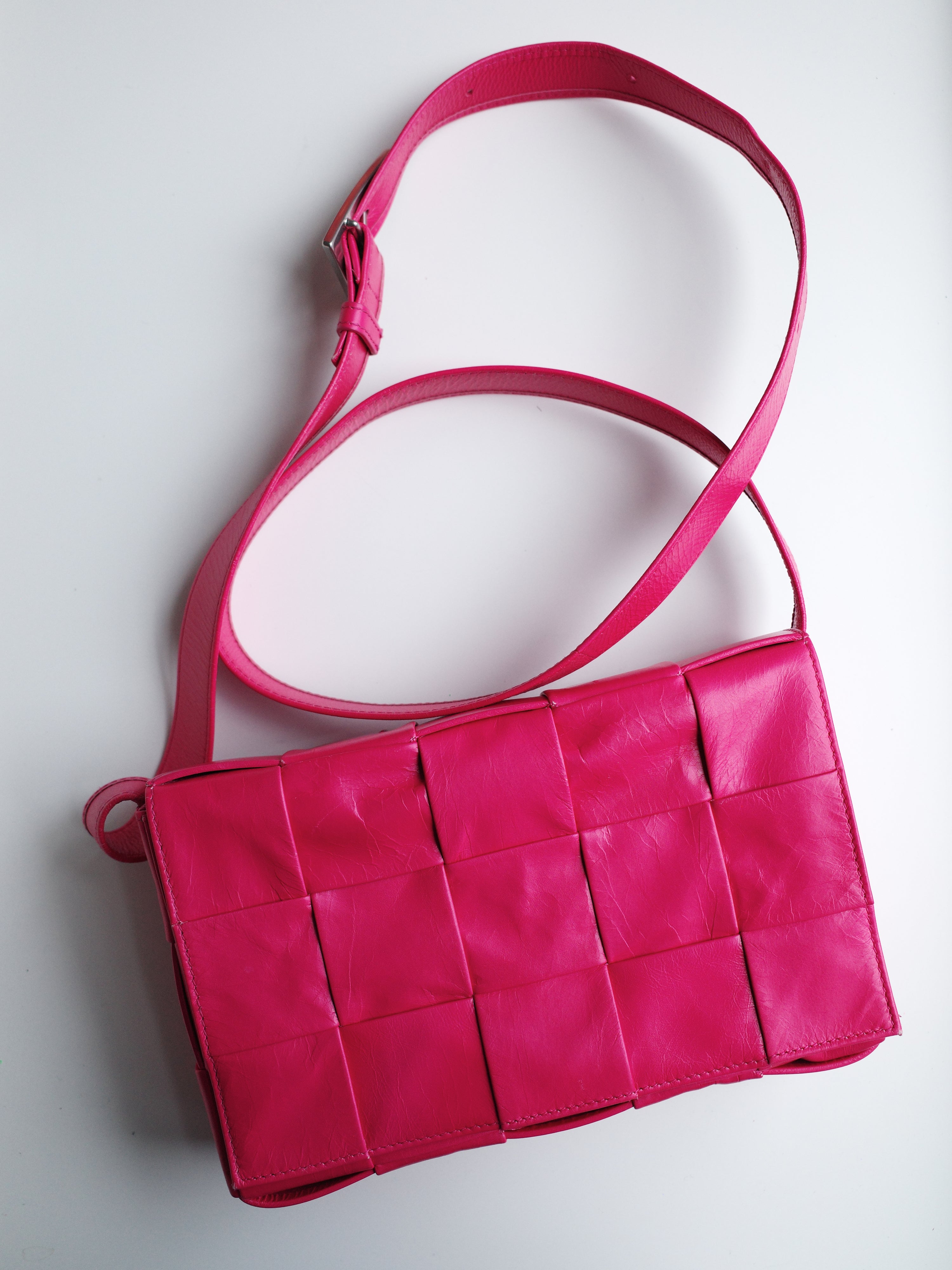 Bottega Veneta Intrecciato Pink Crossbody Bag – FIRE 火