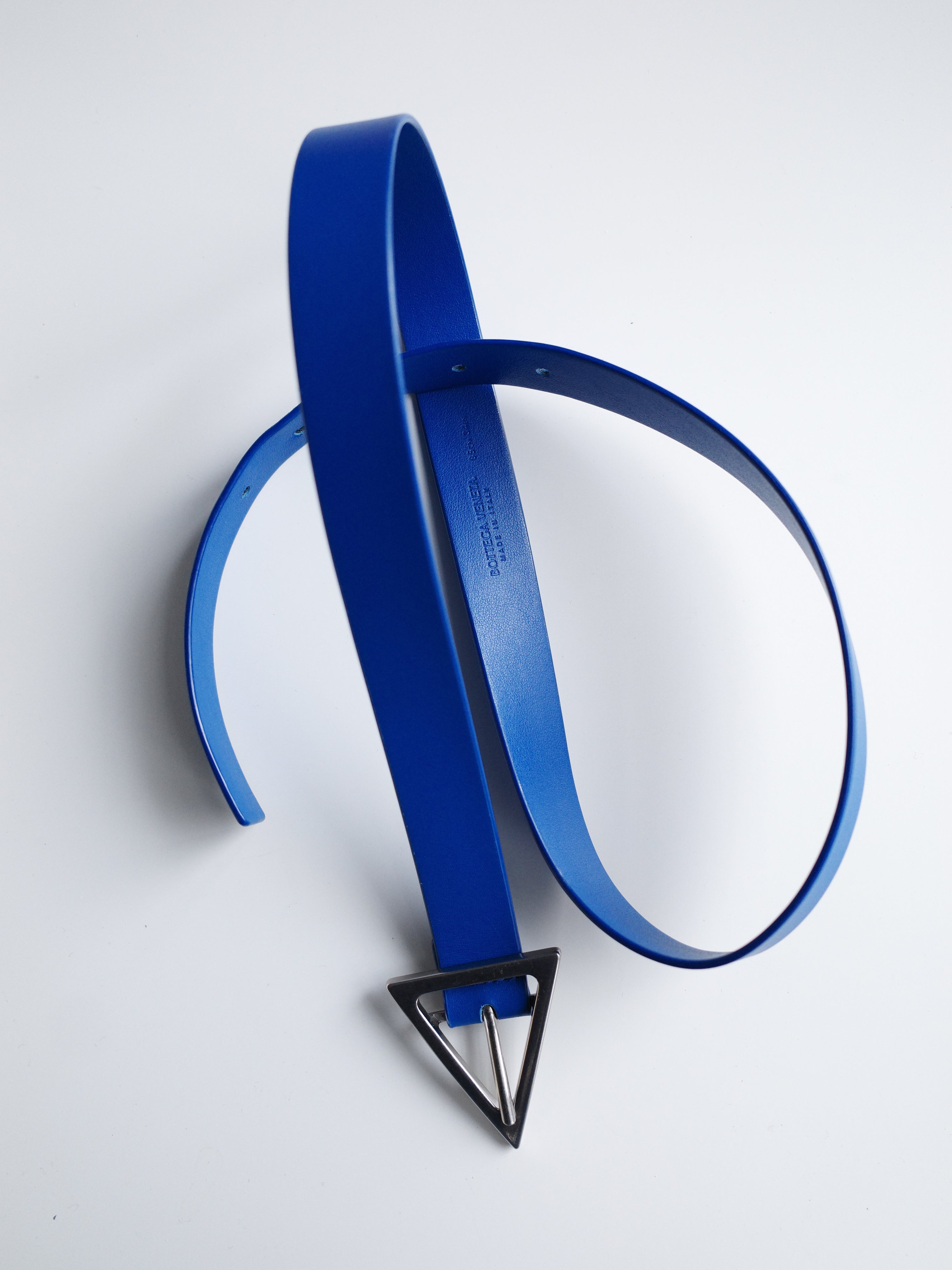 Bottega Veneta Blue Triangle Buckle Leather Belt – WATER 水