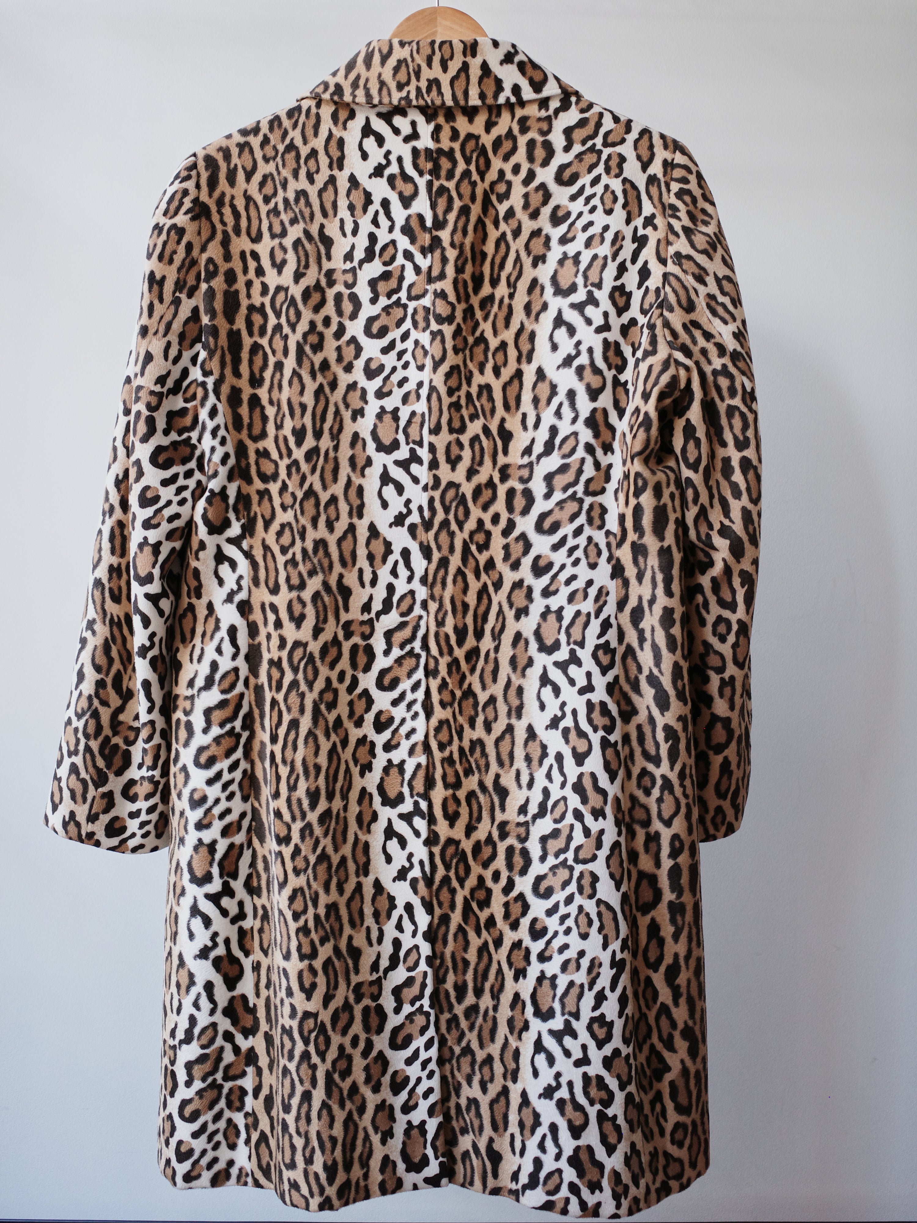 Moschino Cheap and Chic Leopard Print Coat – FIRE 火