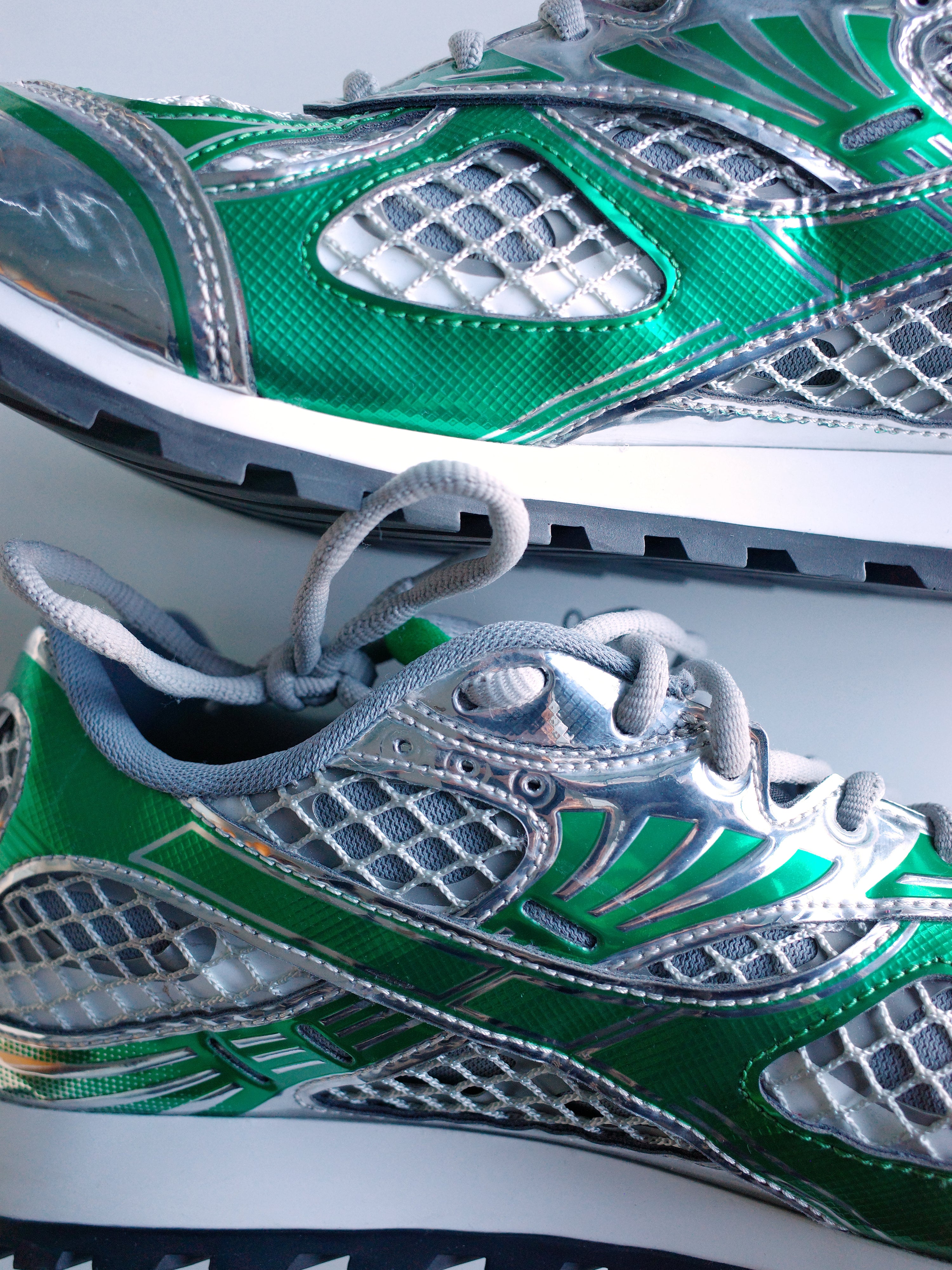 Bottega Veneta Iridescent Mesh Panel Sneakers – METAL 金
