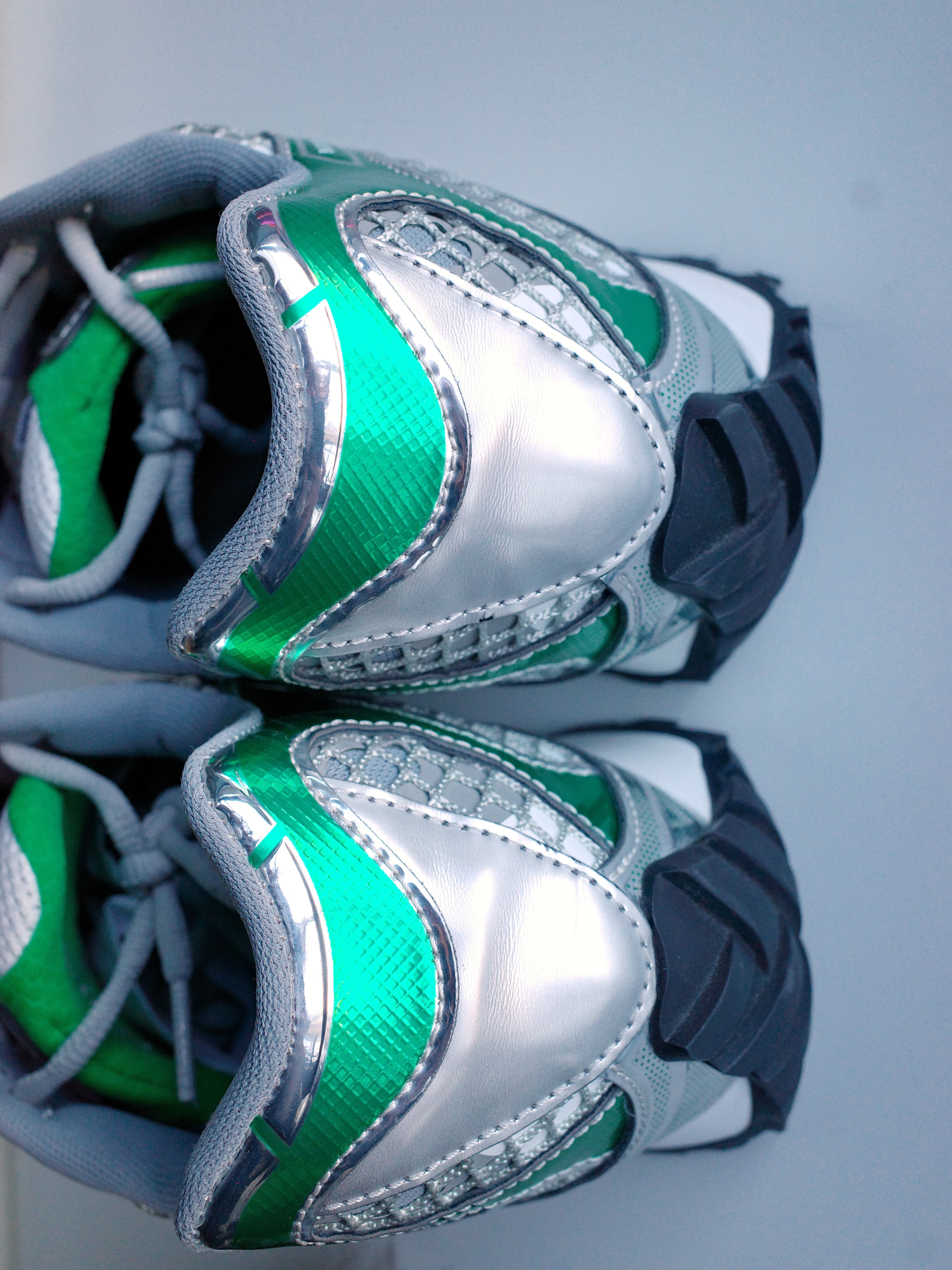 Bottega Veneta Iridescent Mesh Panel Sneakers – METAL 金