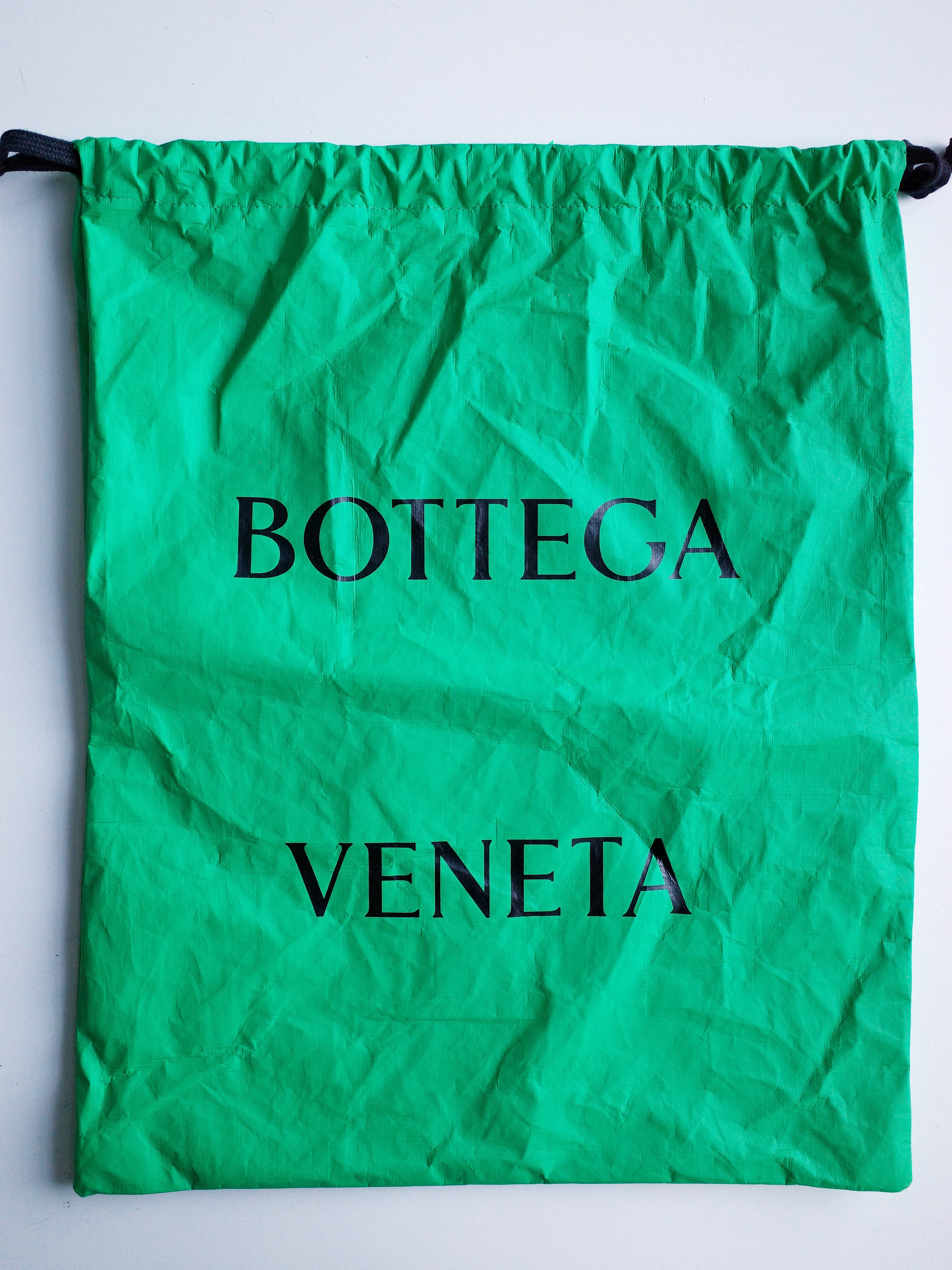 Bottega Veneta Sculpted Rubber Rain Boots in Acid Lime – EARTH 土
