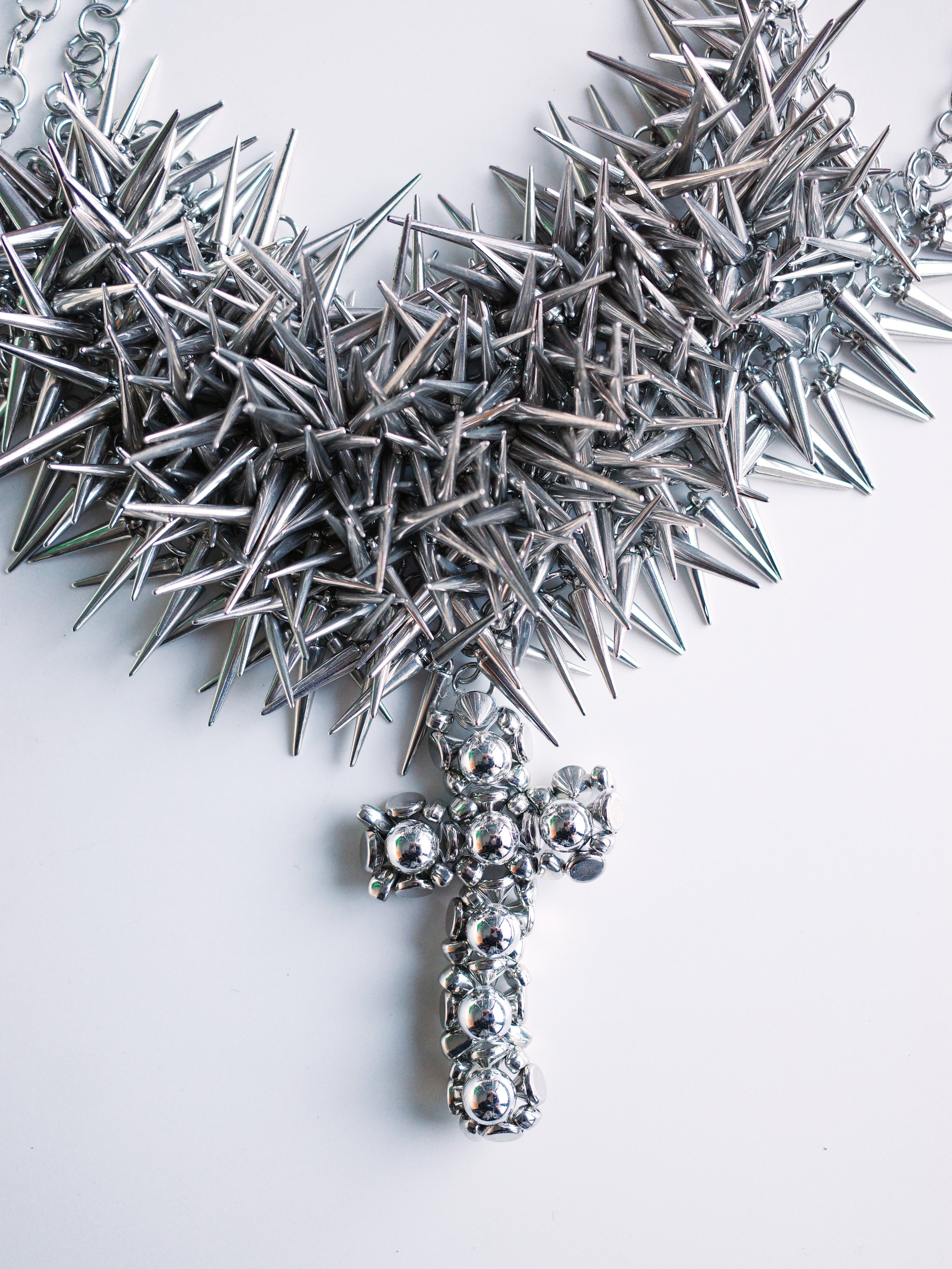 OVER RANGE Heavy Spiked Cross Choker – METAL 金