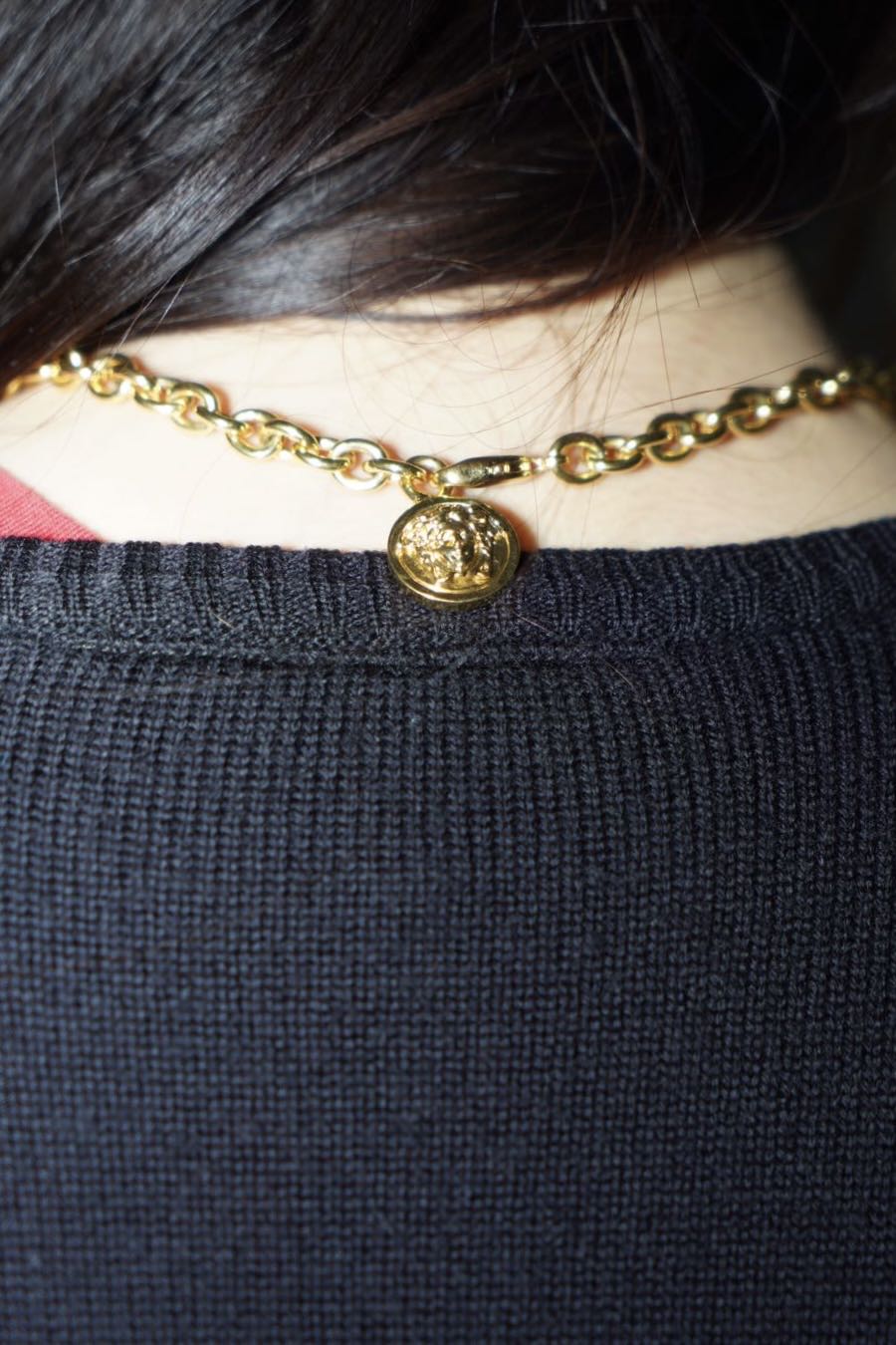 VERSACE Rhinestone Logo Gold Chain Necklace – METAL 金