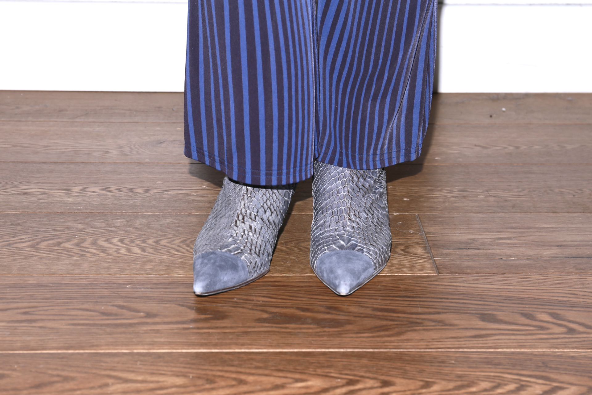 Dolce & Gabbana Misty Blue Snakeskin-Suede Kitten Heel Boots – Water 水