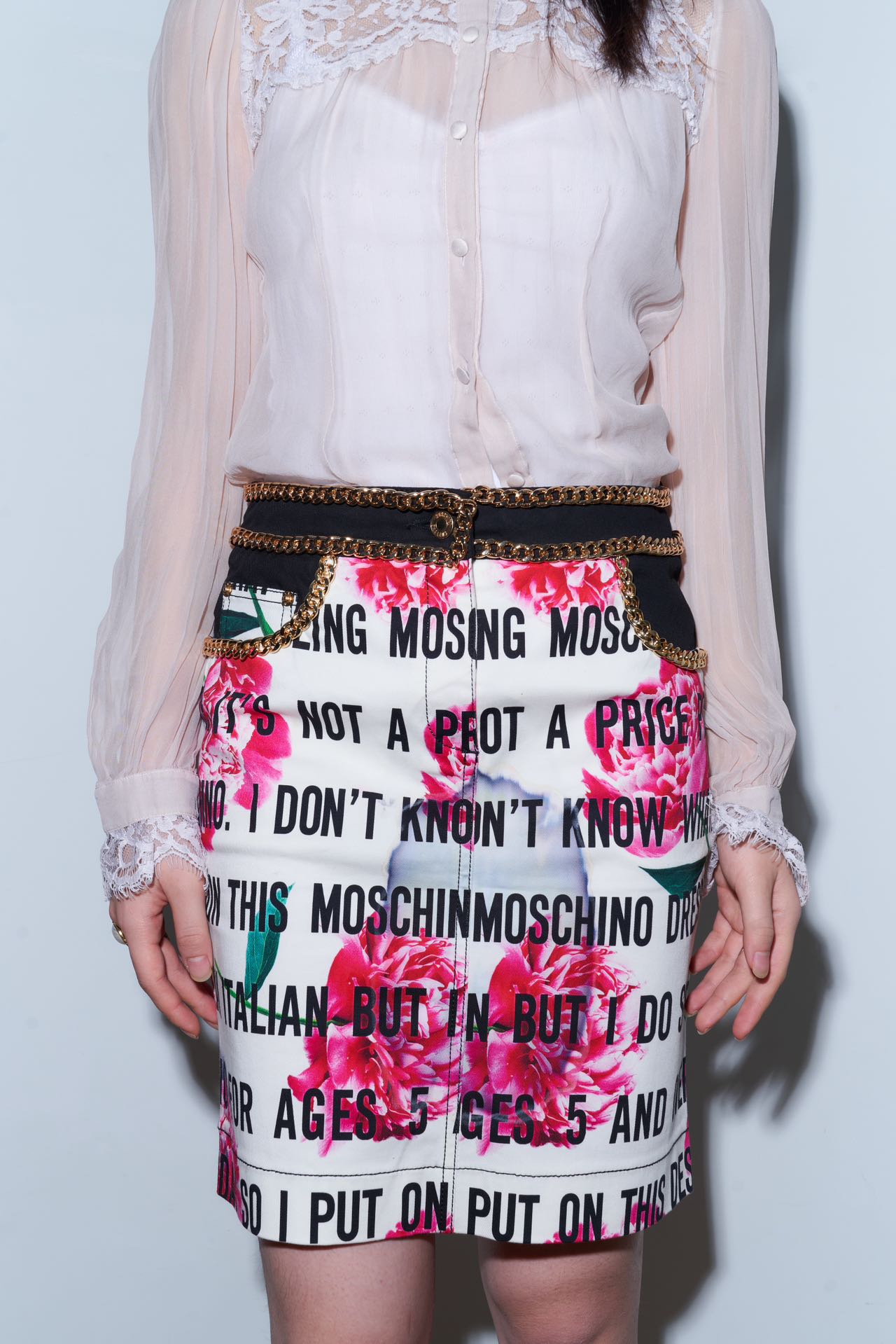 MOSCHINO Couture Text-Print Rose Chain Skirt – FIRE 火