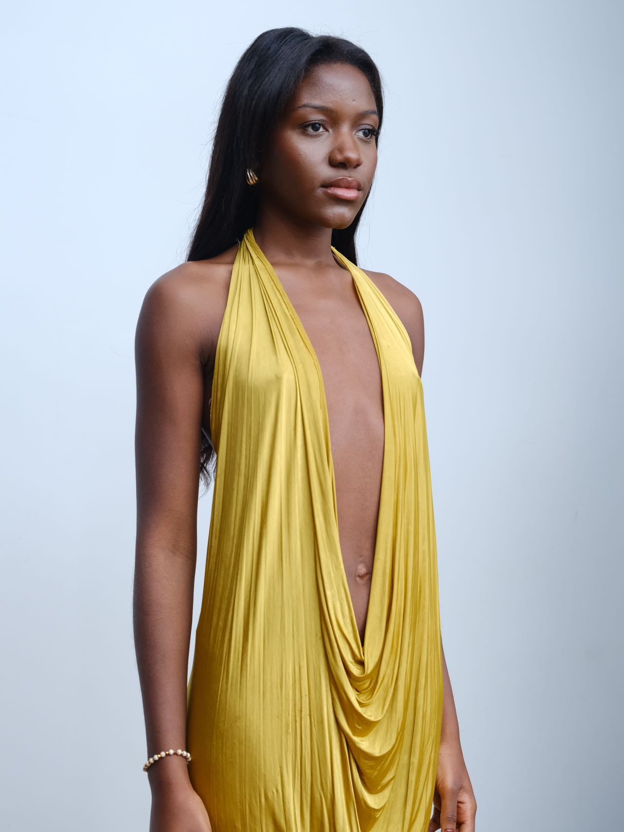PE99Y YAN9 Gold Draped Halter Dress – METAL 金