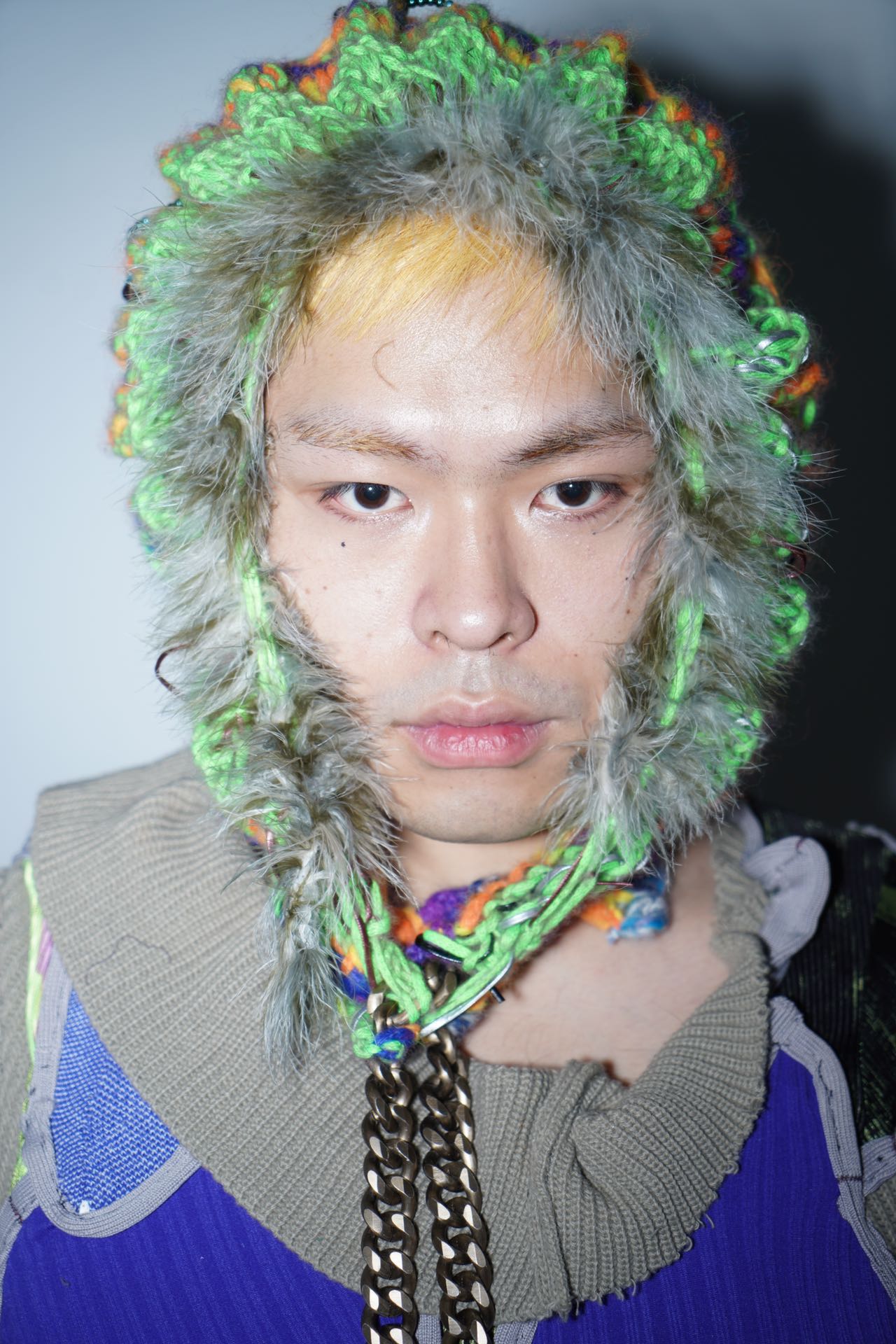 PE99Y YAN9 Multi-Textured Bug-Inspired Knit Hat with Chain – METAL 金