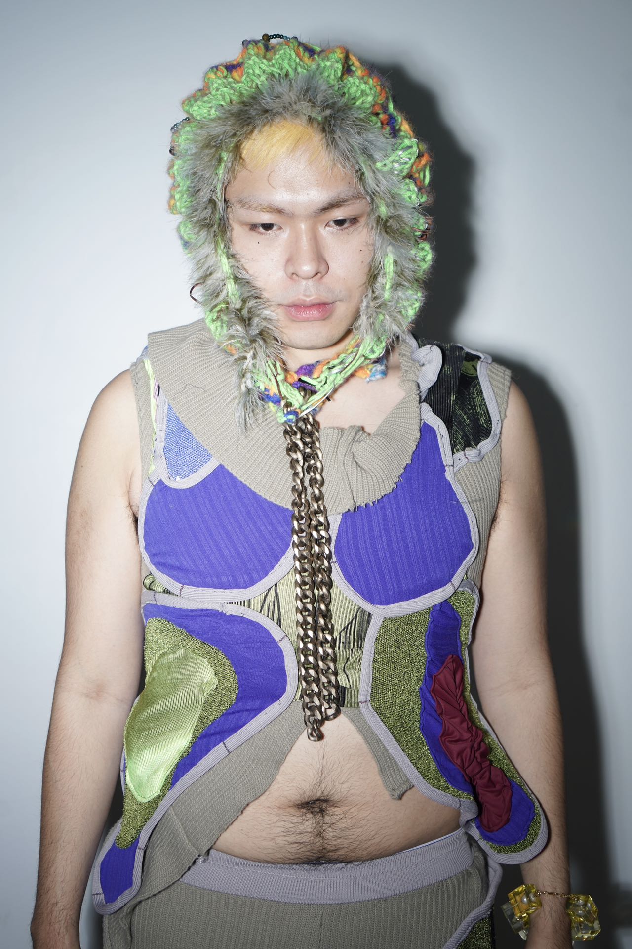PE99Y YAN9 Multi-Textured Bug-Inspired Knit Hat with Chain – METAL 金