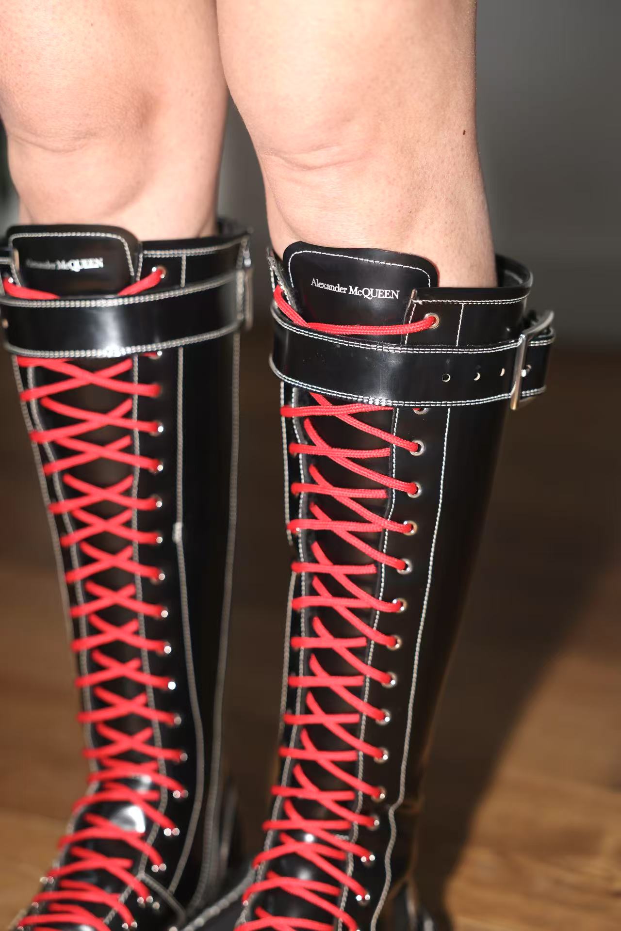 Alexander McQueen Red-Laced Combat Tall Boots – METAL 金