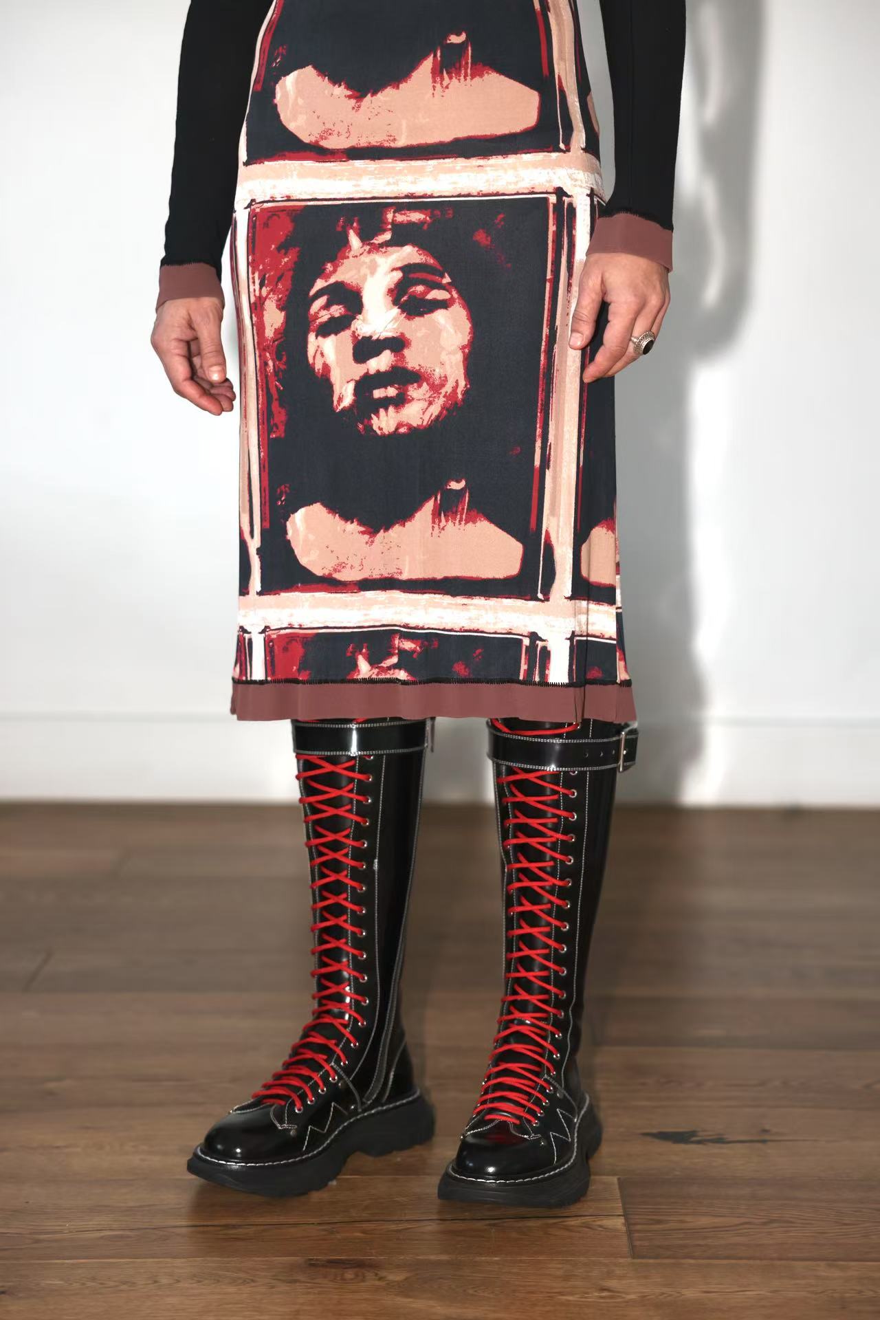 Alexander McQueen Red-Laced Combat Tall Boots – METAL 金