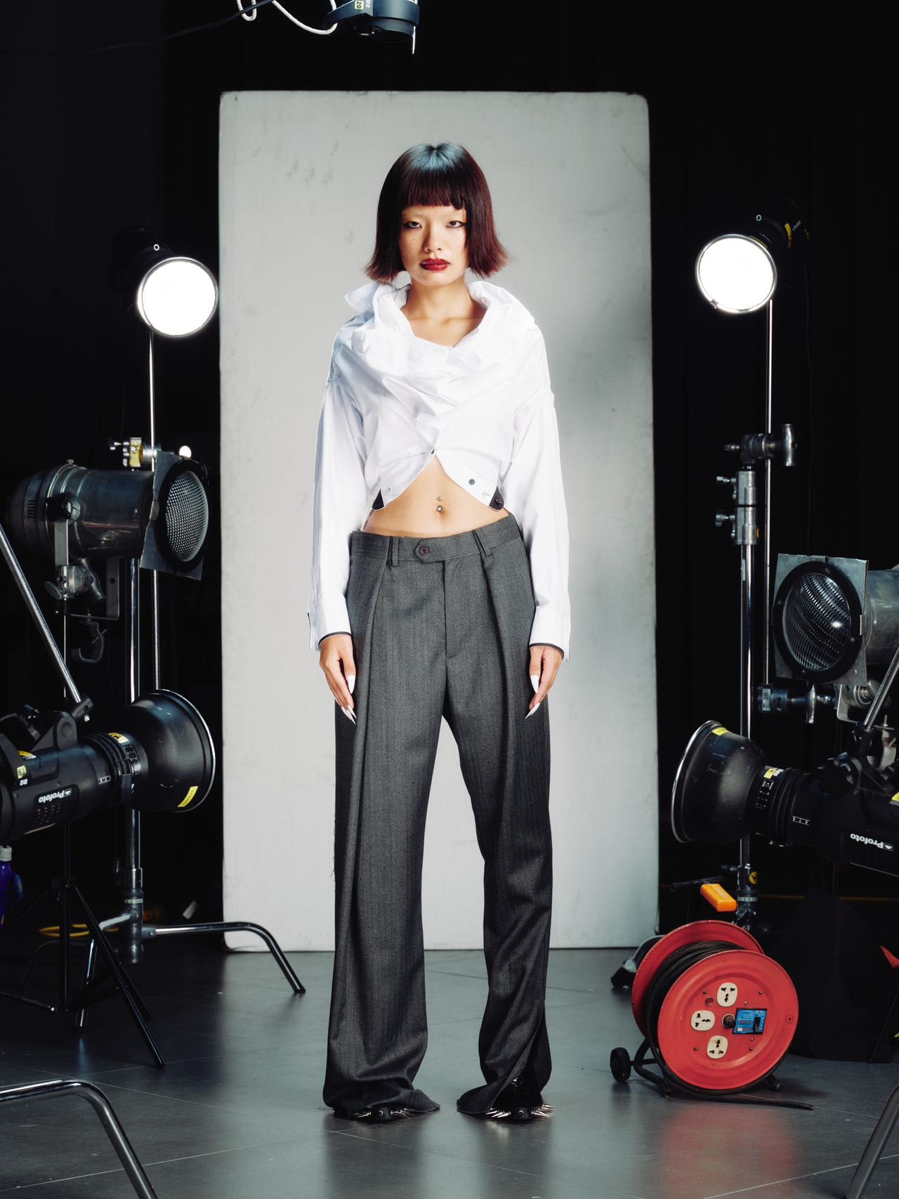 OVER RANGE Grey Wool Trousers – Earth 土