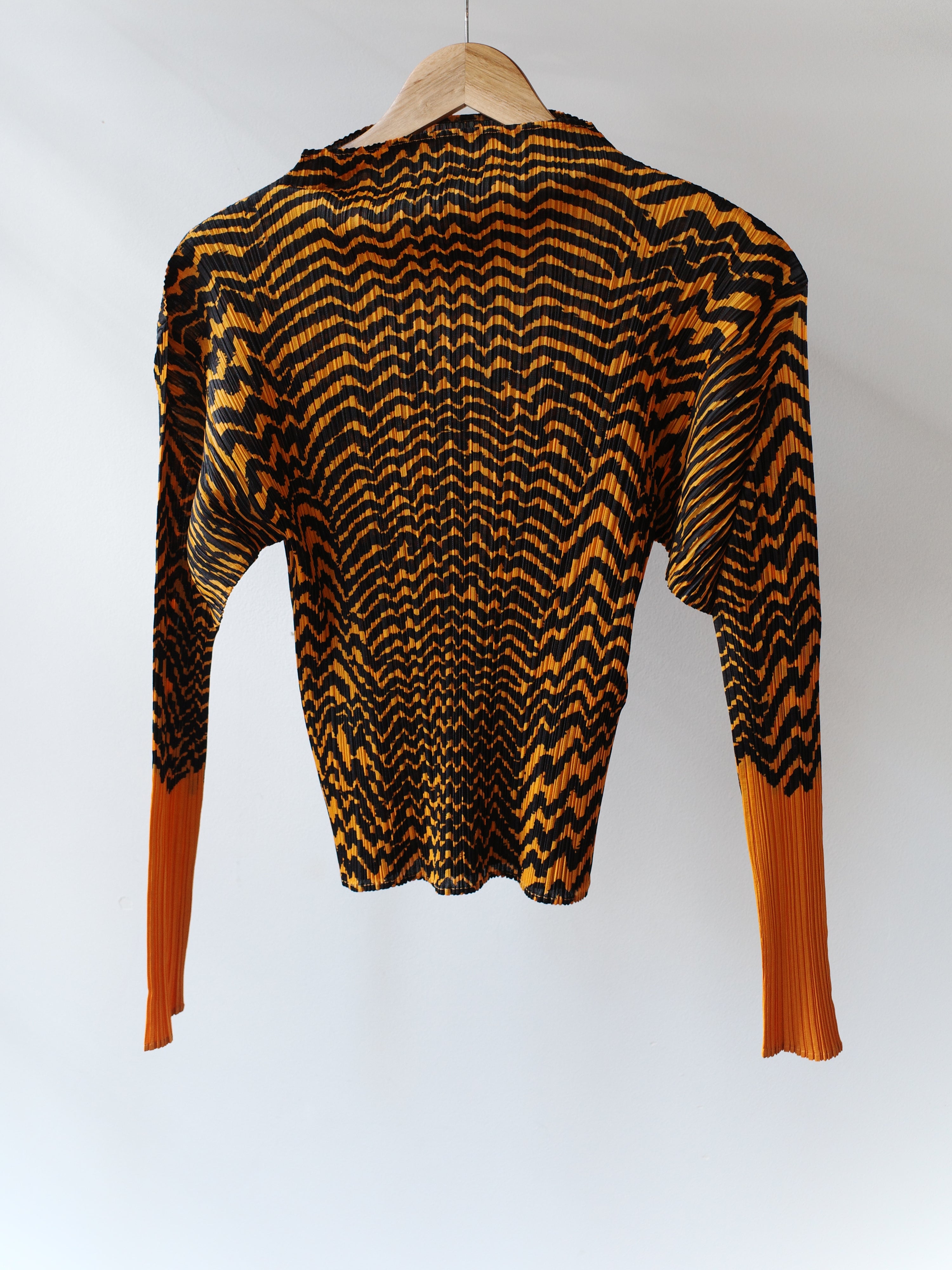 Issey Miyake Vintage Pleated Tiger-Print Top – FIRE 火