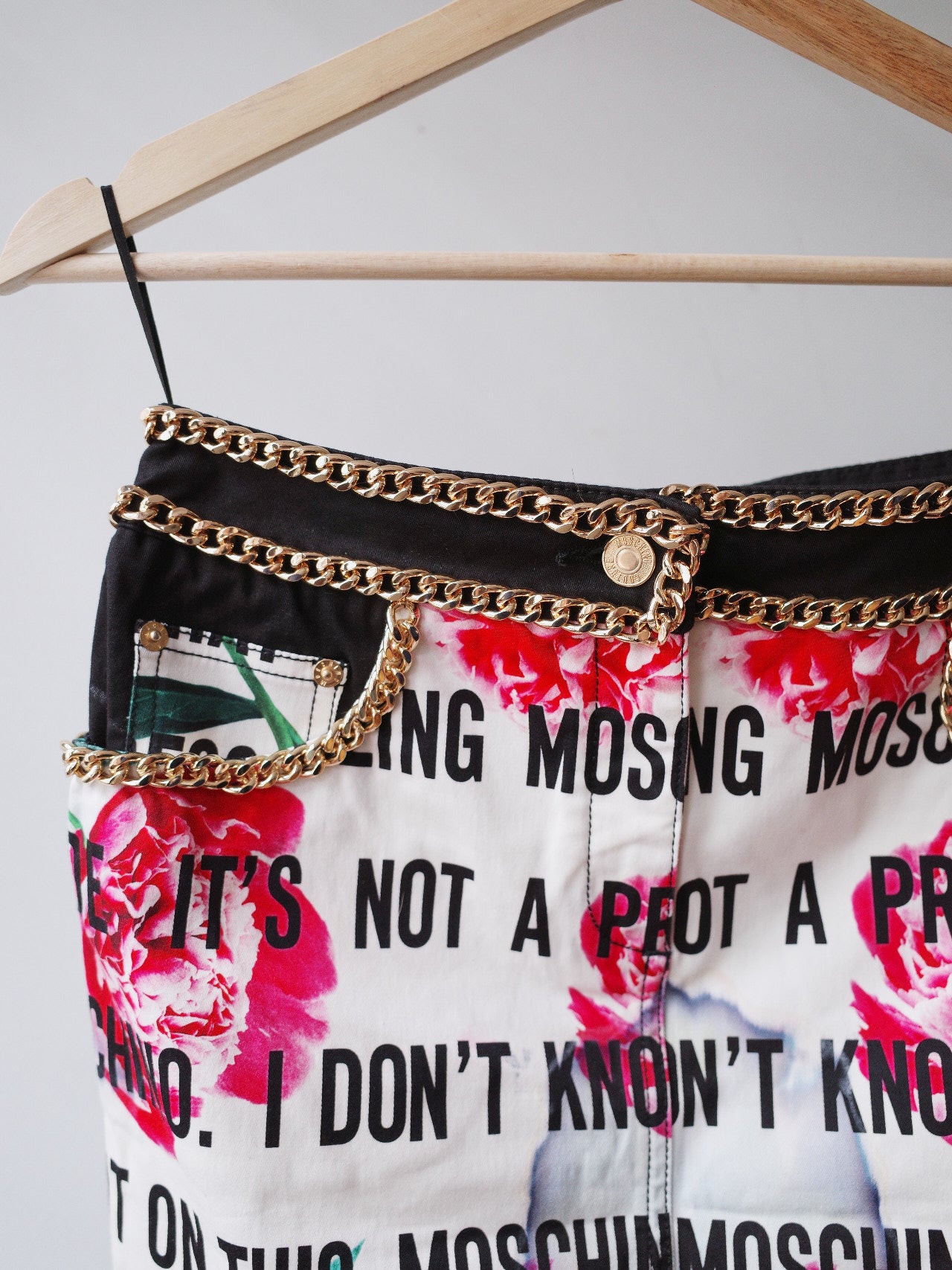 MOSCHINO Couture Text-Print Rose Chain Skirt – FIRE 火