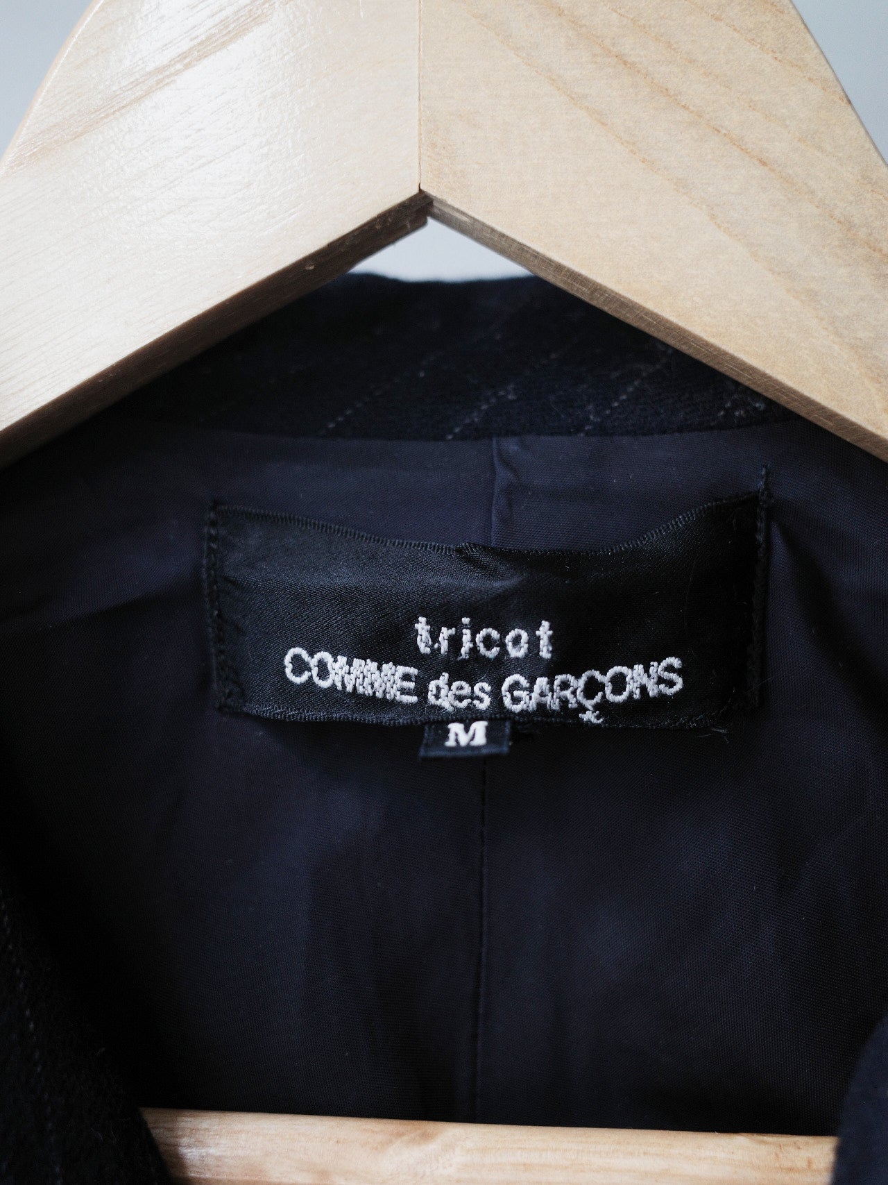 tricot COMME des GARÇONS Navy Pinstripe Padded Jacket – Water 水