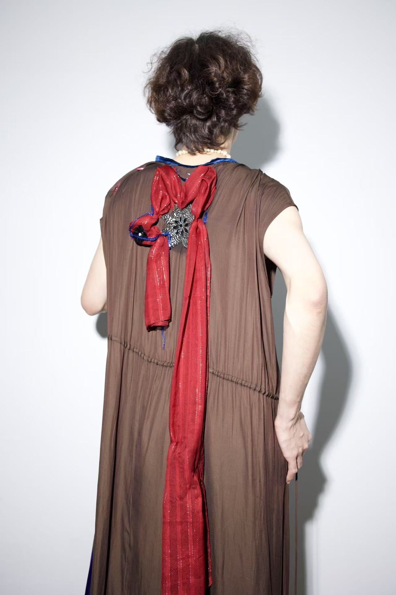 PE99Y YAN9 Deconstructed Embroidered Silk Jumpsuit – WATER 水