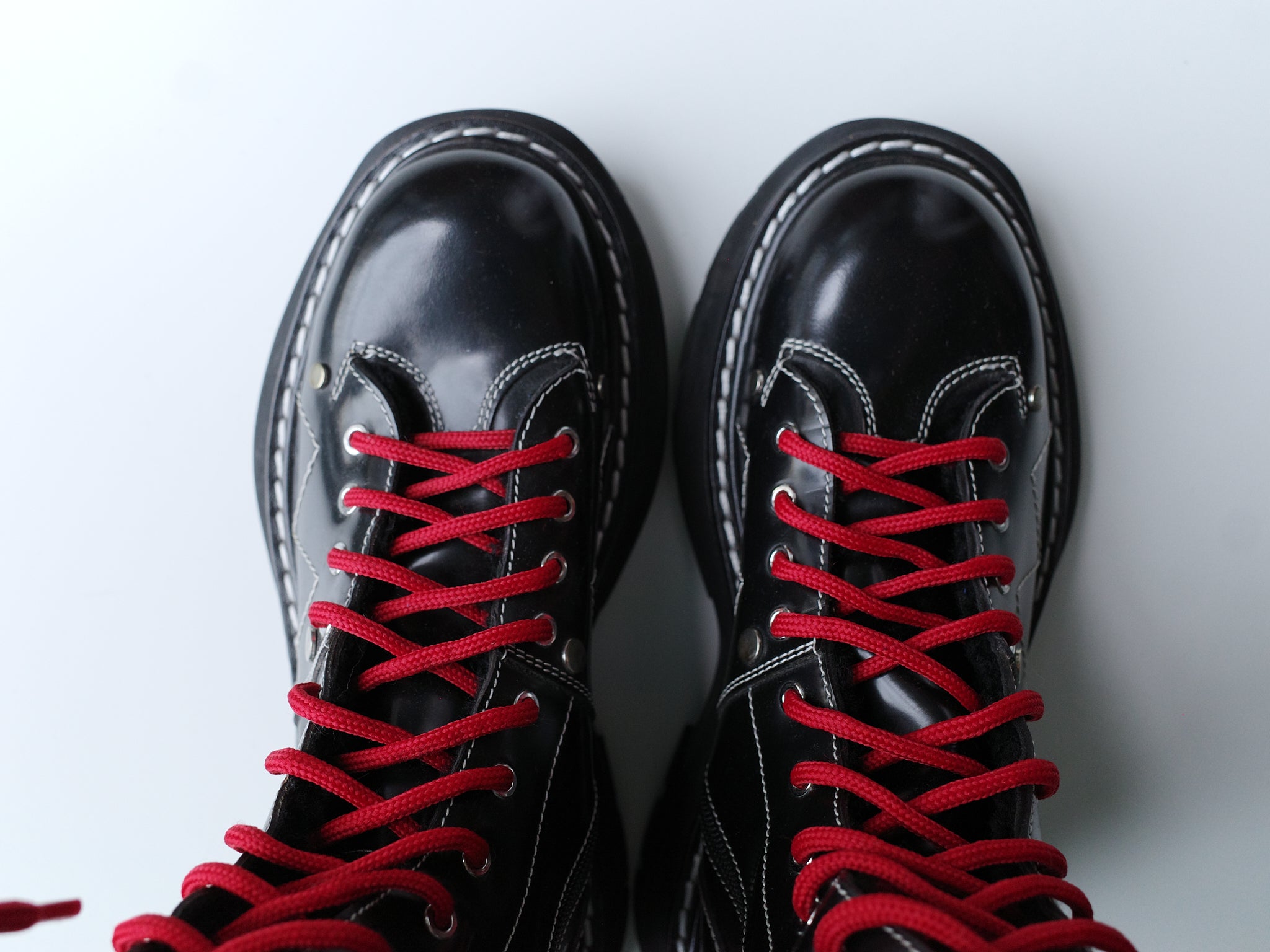 Alexander McQueen Red-Laced Combat Tall Boots – METAL 金