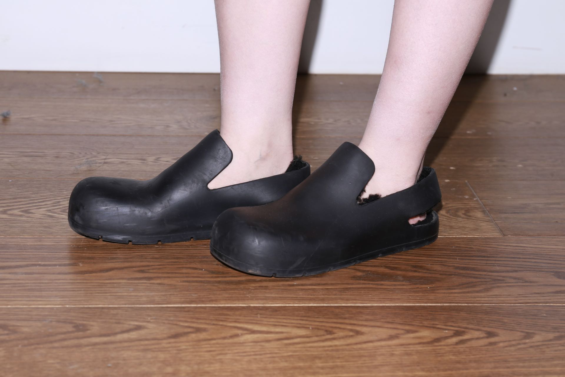 Bottega Veneta Shearling-Lined Rubber Slip-Ons – WATER 水