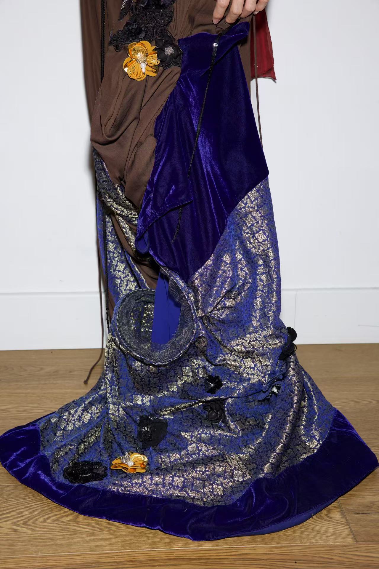 PE99Y YAN9 Deconstructed Embroidered Silk Jumpsuit – WATER 水