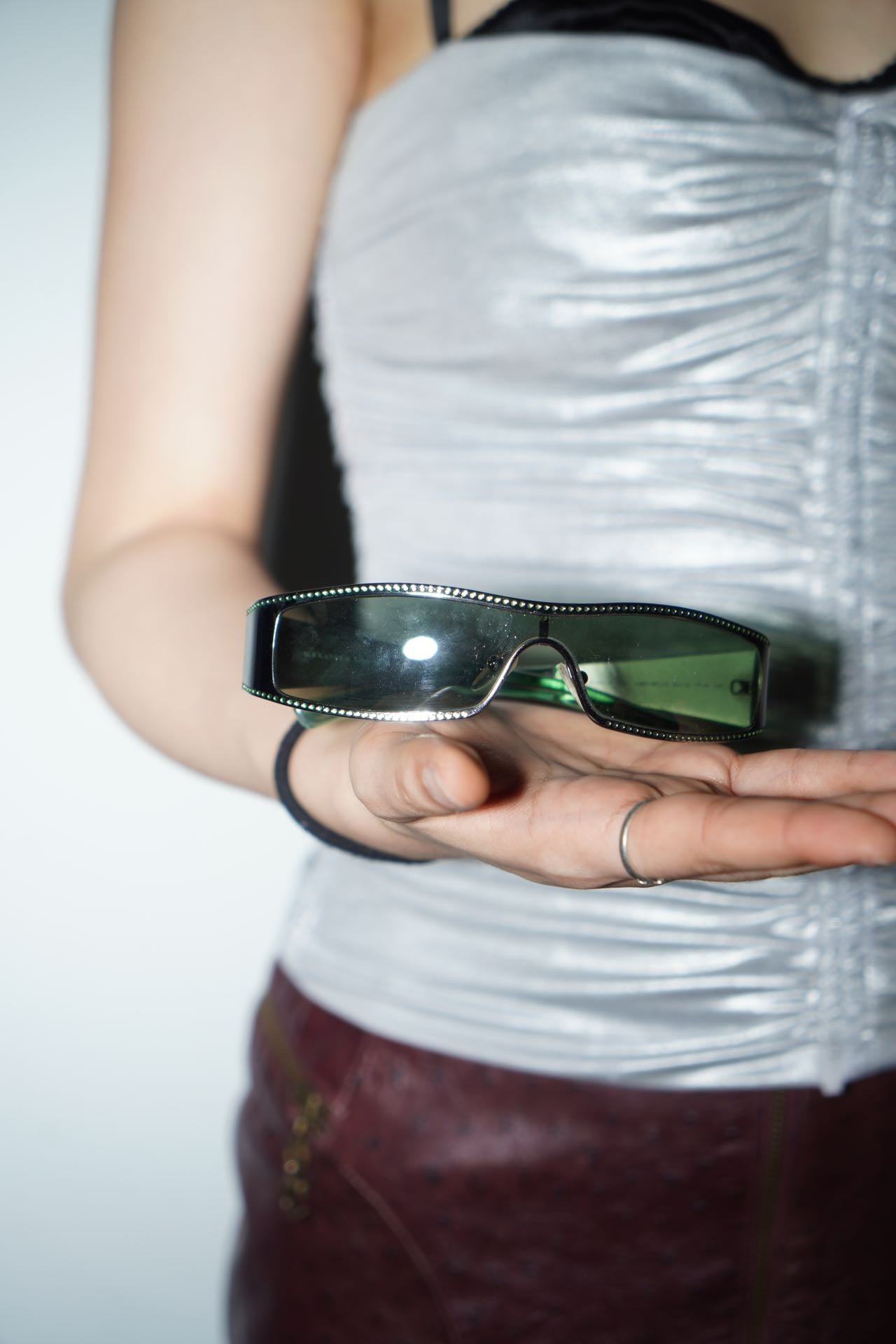 Alexander McQueen Holographic Crystal-Studded Visor Sunglasses – FIRE 火