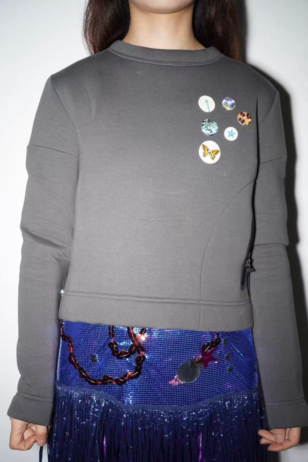 PE99Y YAN9 Grey Sculpted Space Cotton Top – METAL 金