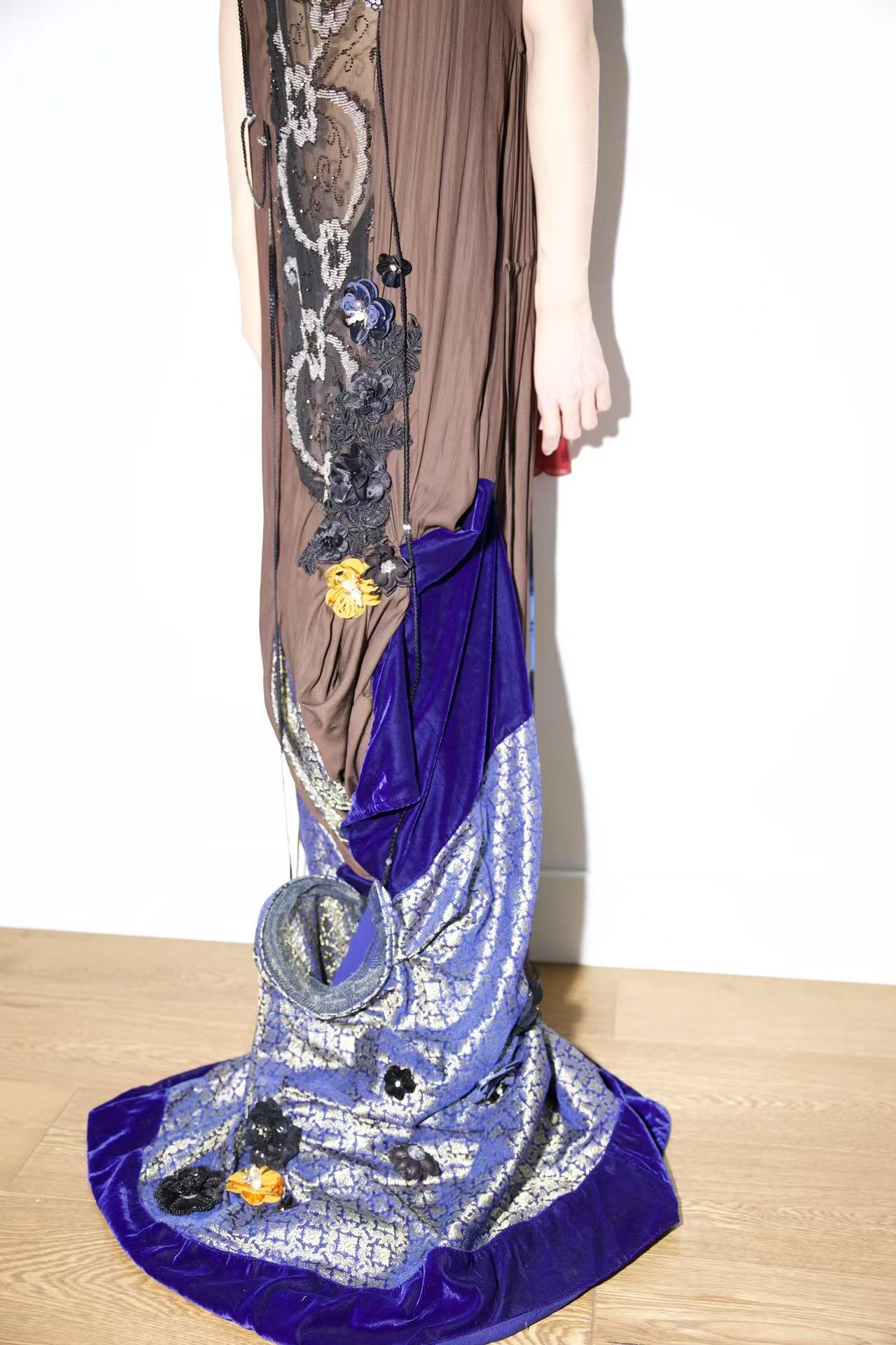 PE99Y YAN9 Deconstructed Embroidered Silk Jumpsuit – WATER 水