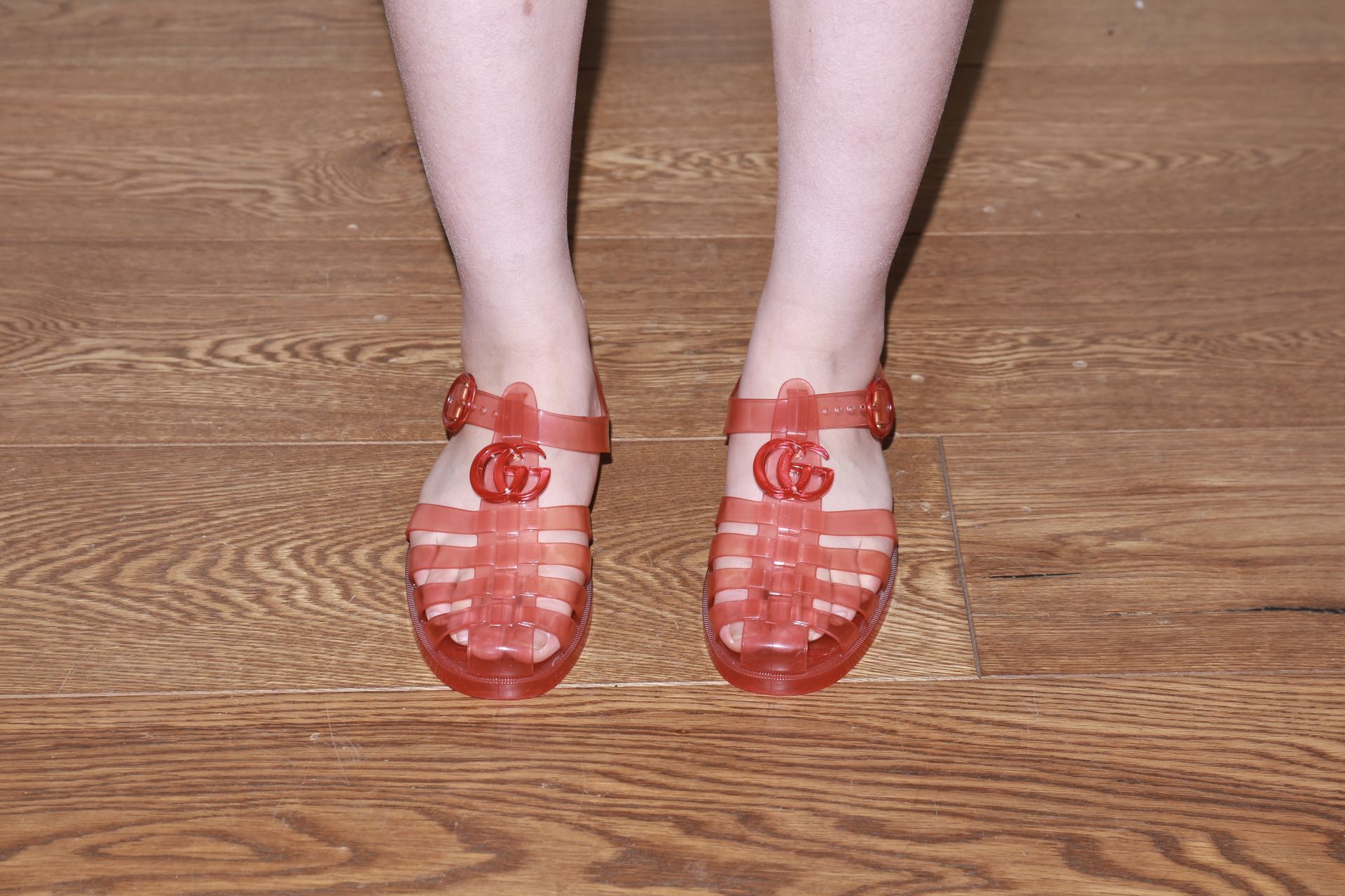 Gucci Red Jelly Logo Sandals – FIRE 火