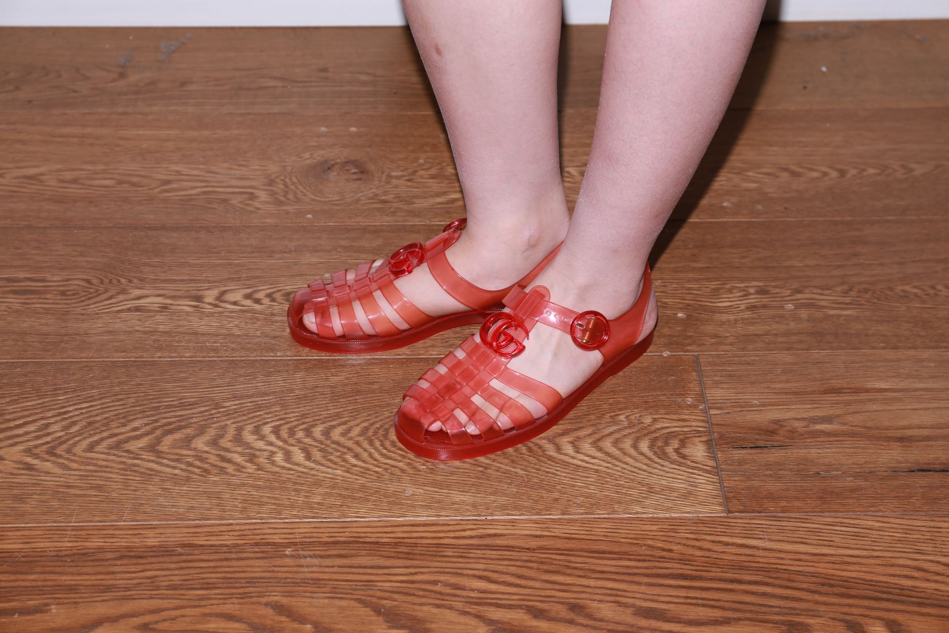 Gucci Red Jelly Logo Sandals – FIRE 火