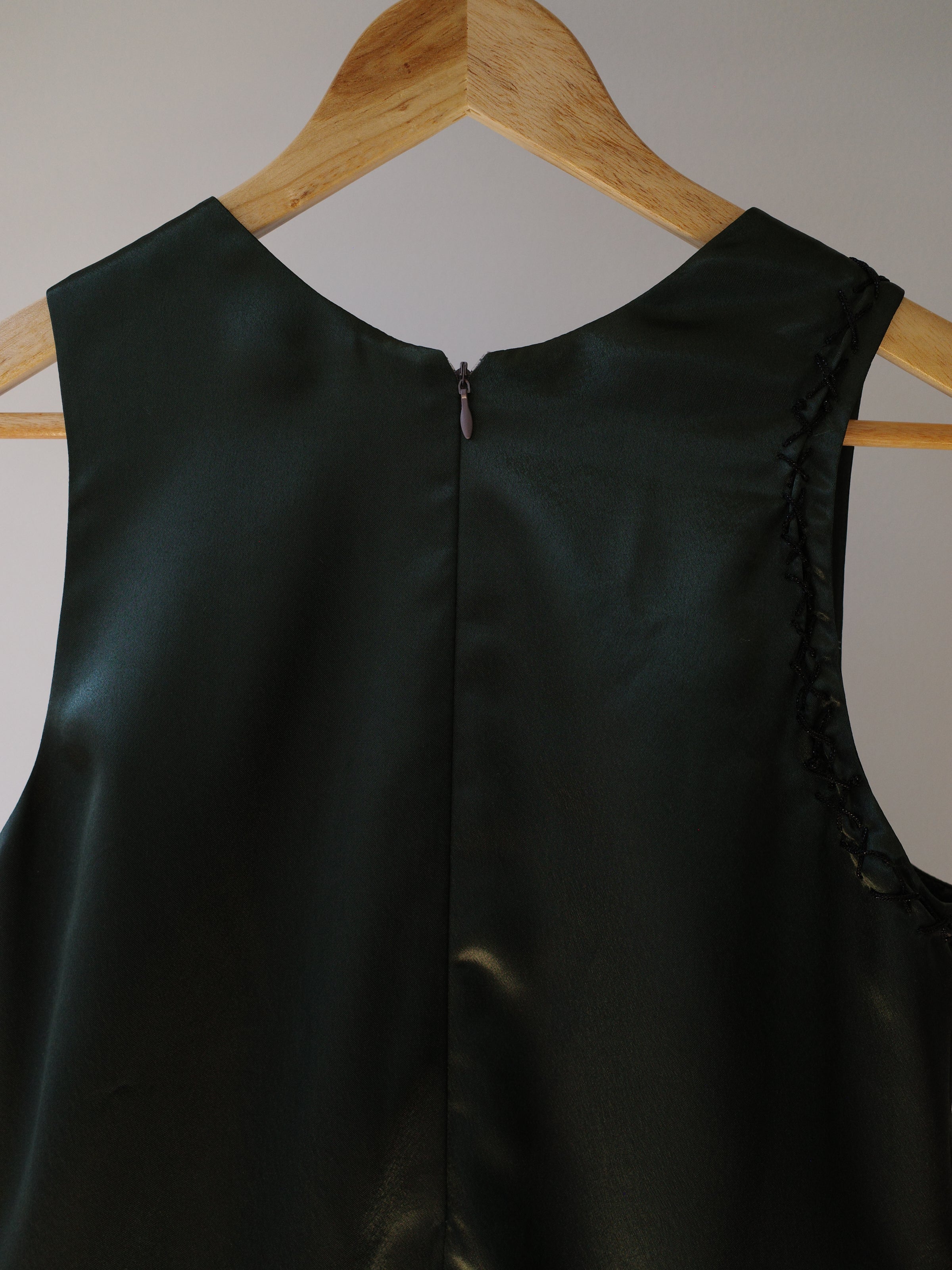 PE99Y YAN9 Embellished Satin & Faux Fur Dress – EARTH 土