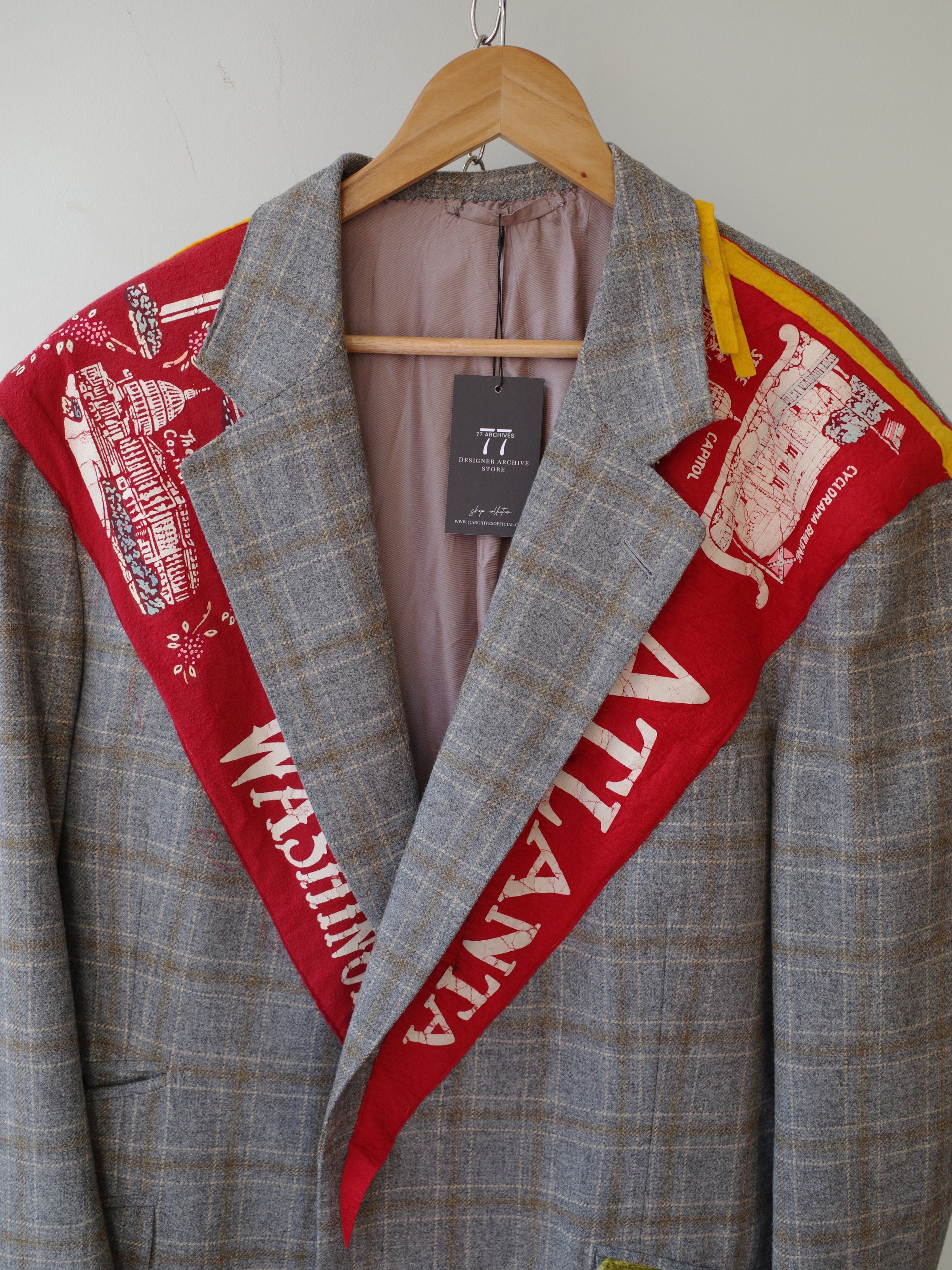 Reconstructed Vintage Blazer – EARTH 土
