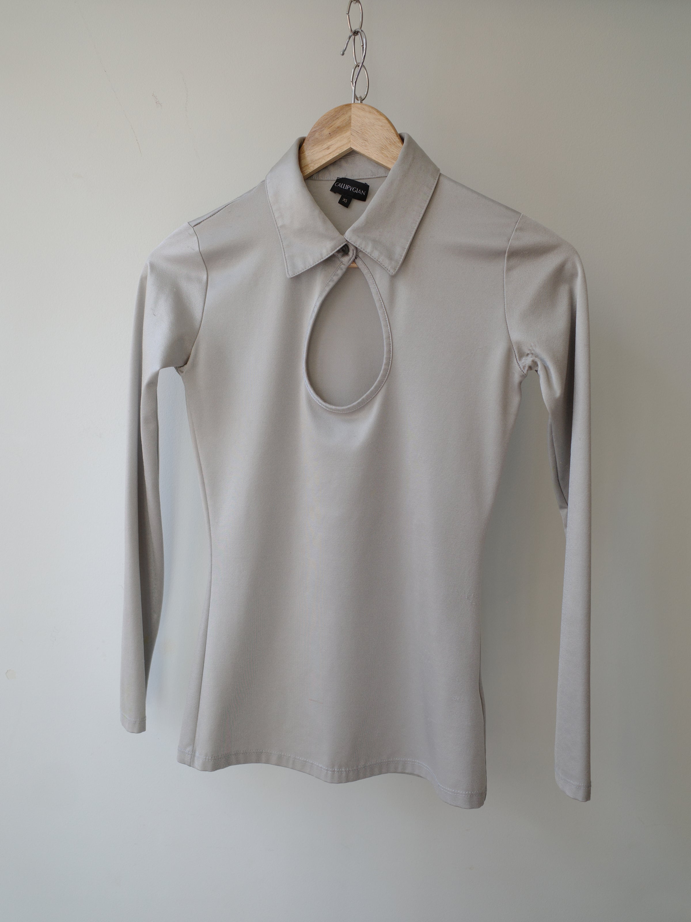 Callipygian Silver Jersey Cutout Top – METAL 金