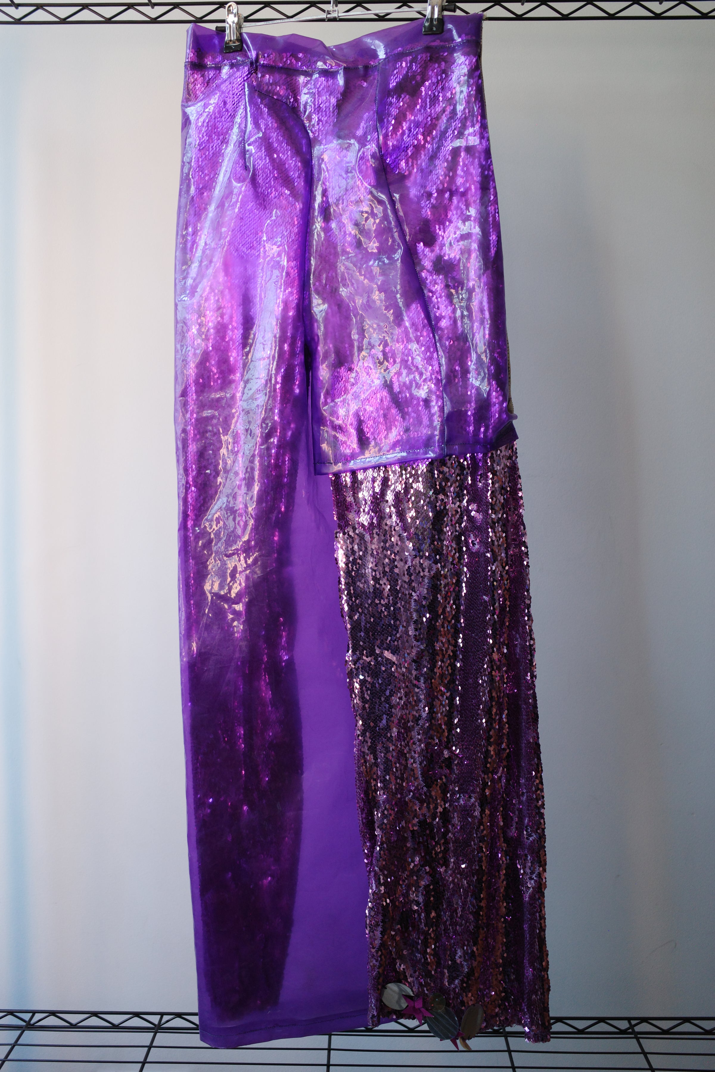 PE99Y YAN9 Iridescent Sequin PVC Trousers – FIRE 火