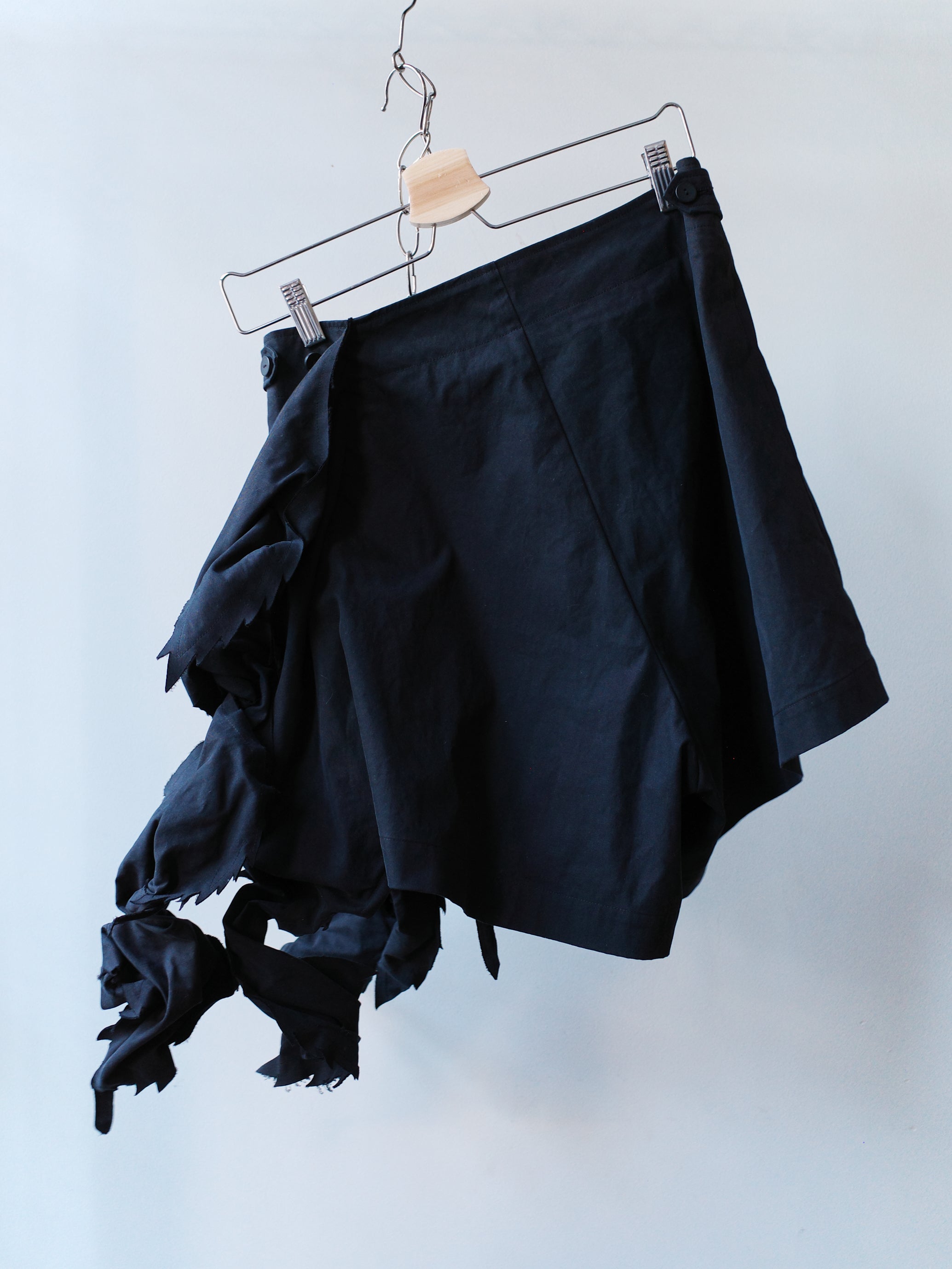 Yohji Yamamoto Origami Wire-Structured Shorts – METAL 金