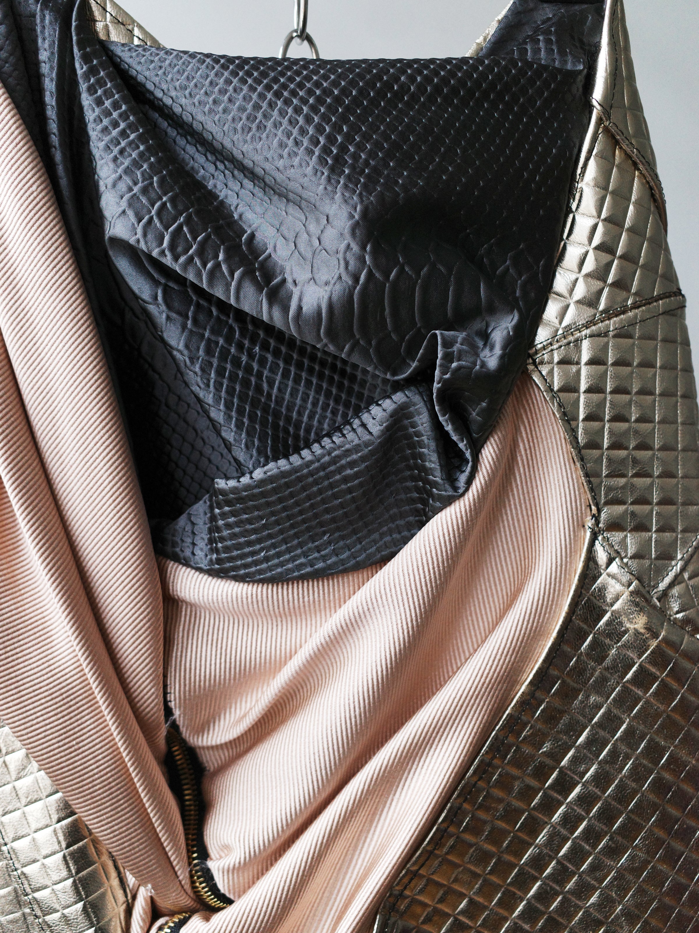 PE99Y YAN9 Sculpted Metallic Panel Dress – METAL 金