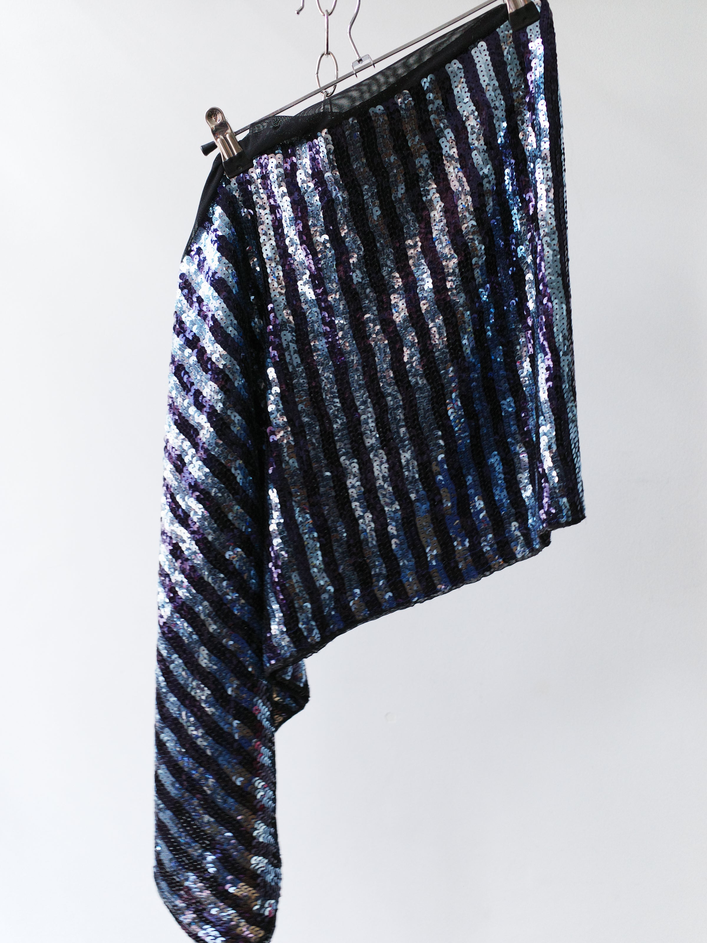 PE99Y YAN9 Asymmetric Sequin Skirt – WATER 水