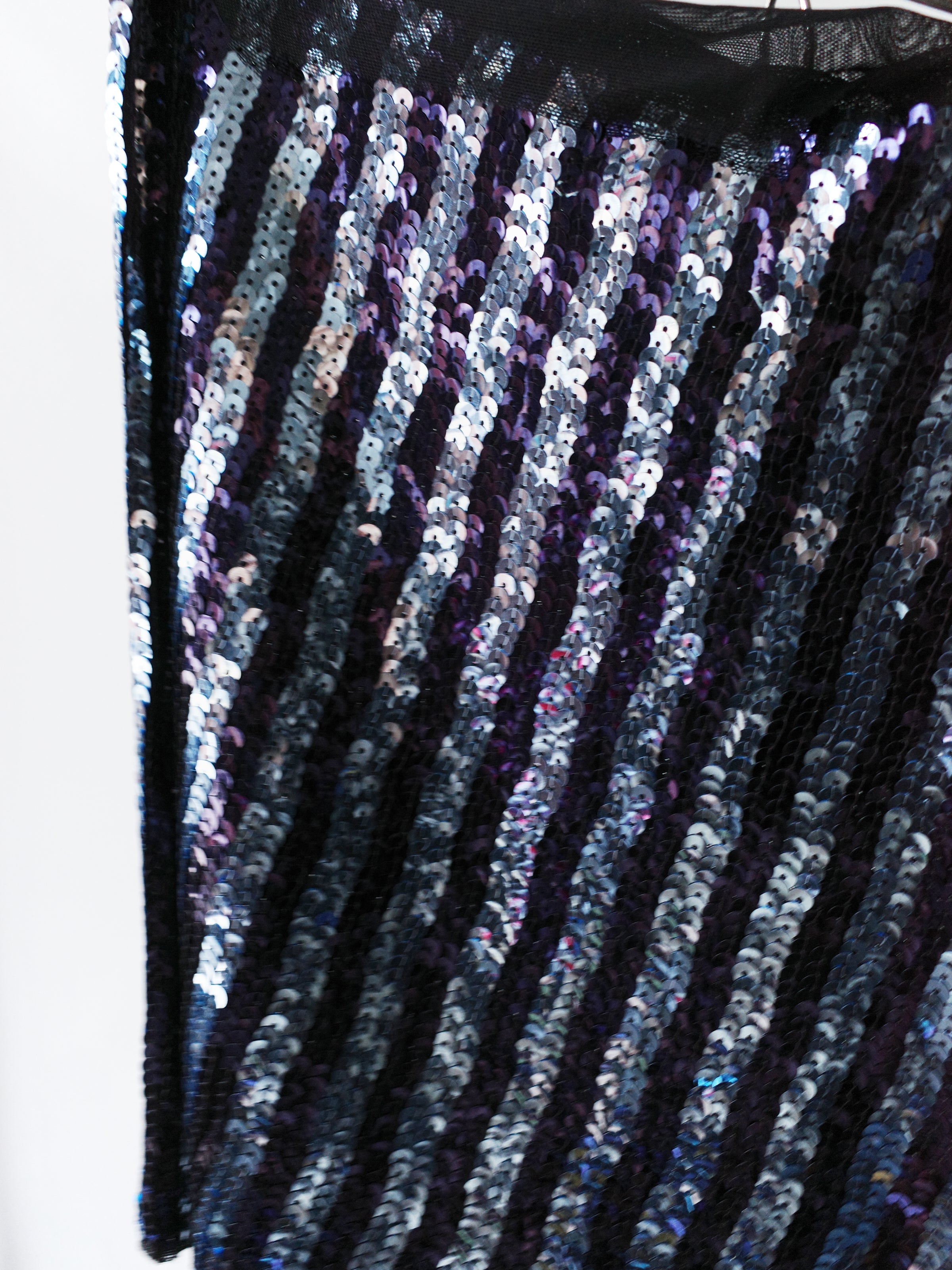 PE99Y YAN9 Asymmetric Sequin Skirt – WATER 水