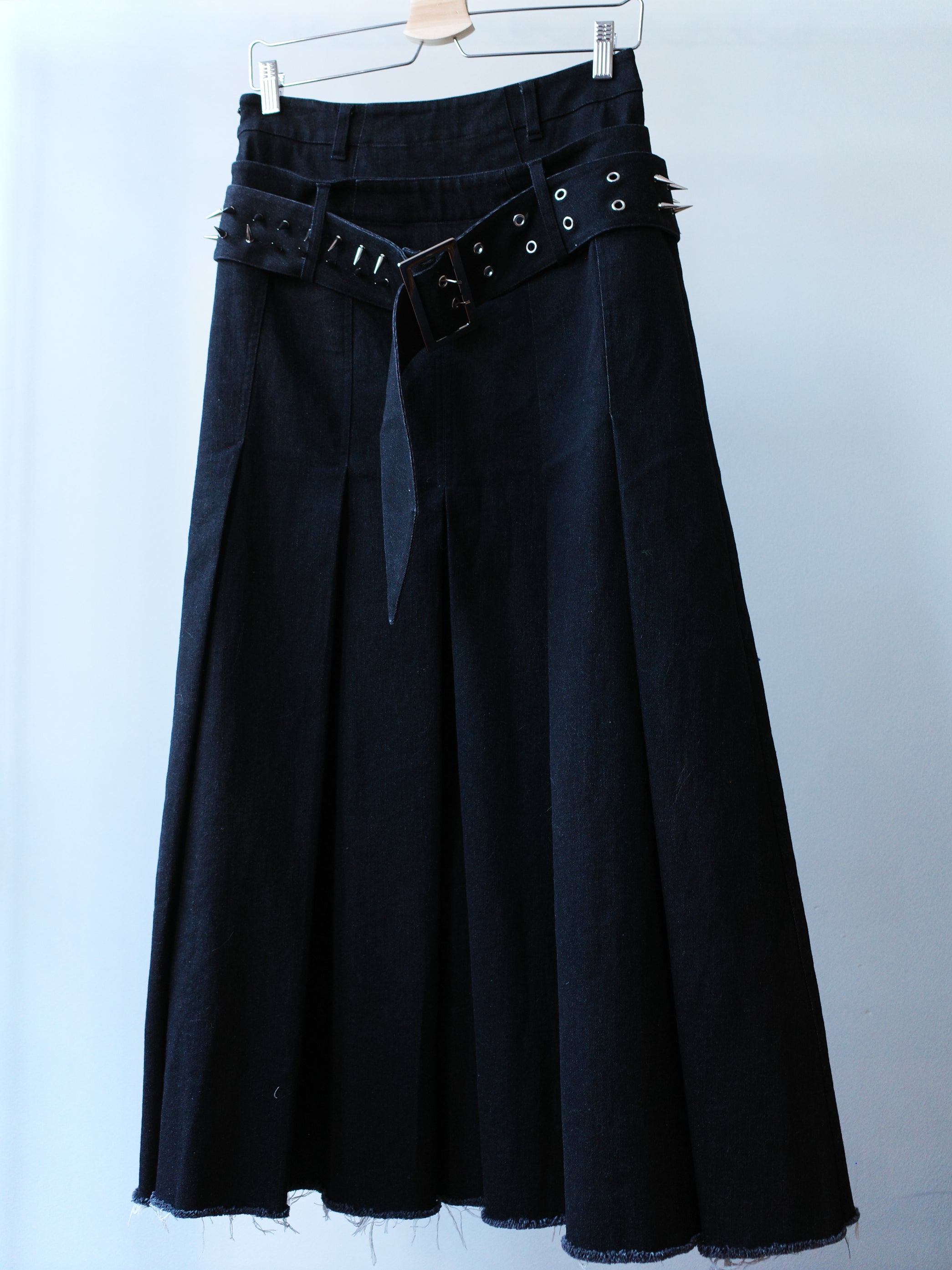 Over Range Studded Denim Pleated Skirt – METAL 金