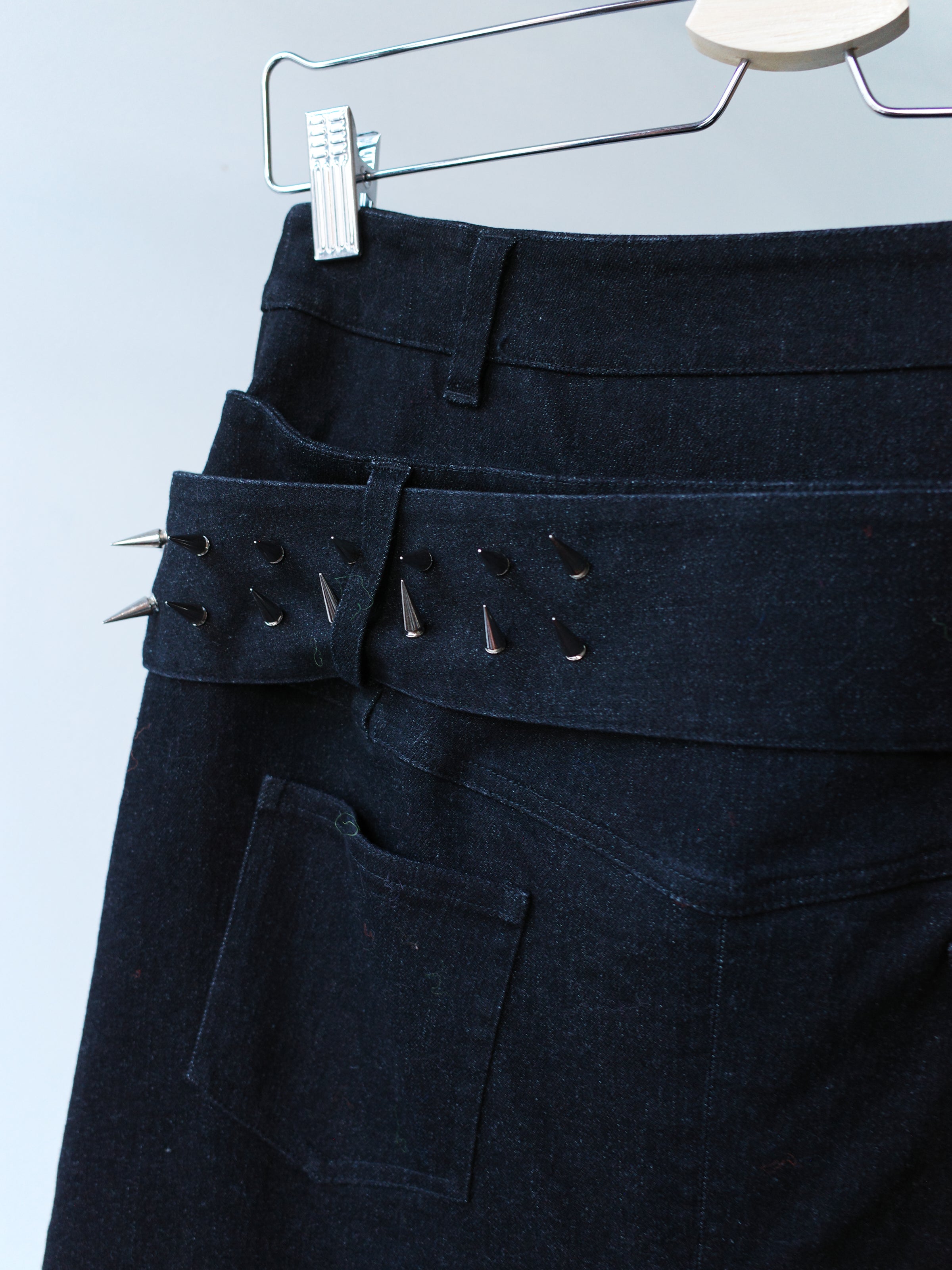 Over Range Studded Denim Pleated Skirt – METAL 金
